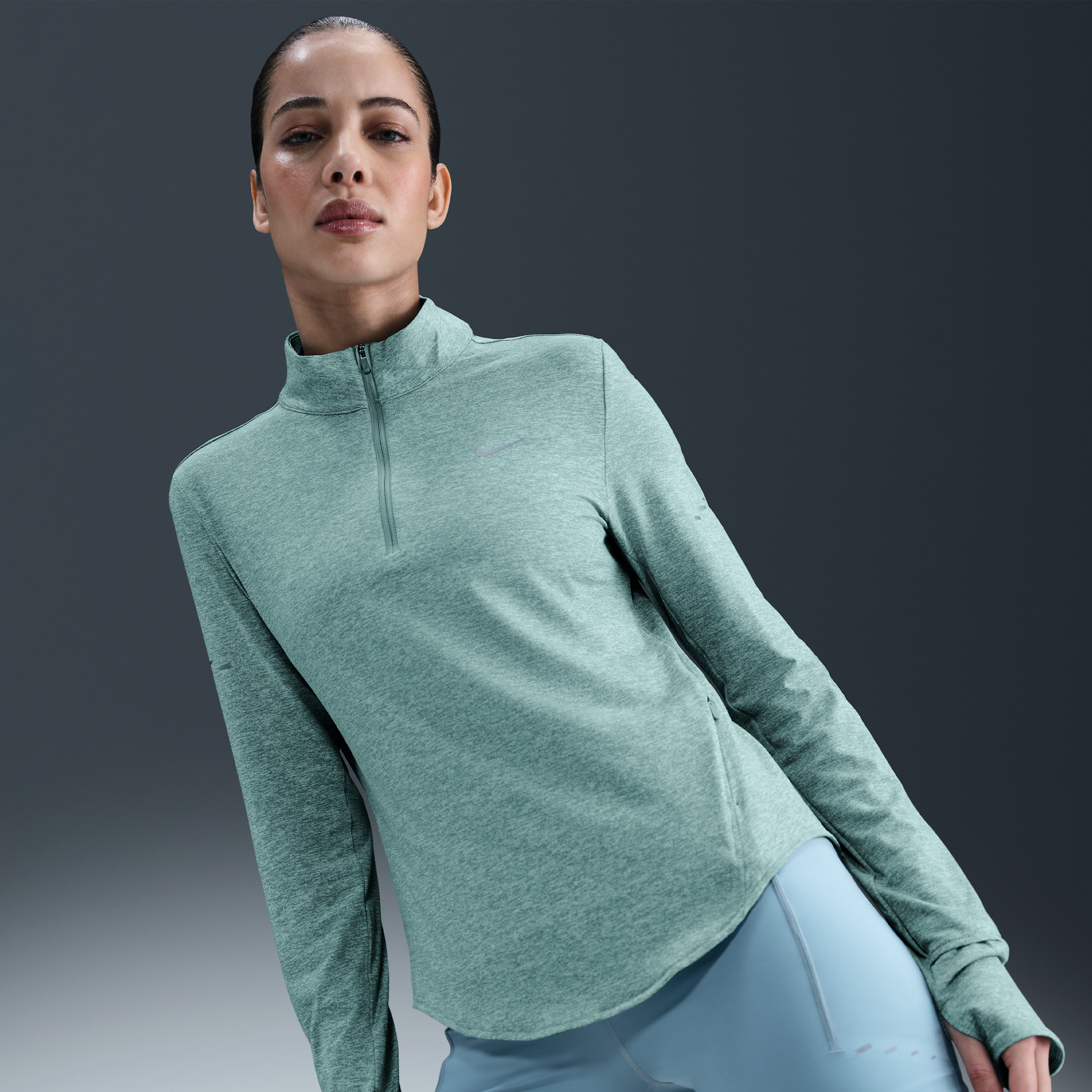 Thumbnail - Nike Swift Dri-FIT UV-Laufoberteil mit Viertelreißverschluss (Damen) - Grün