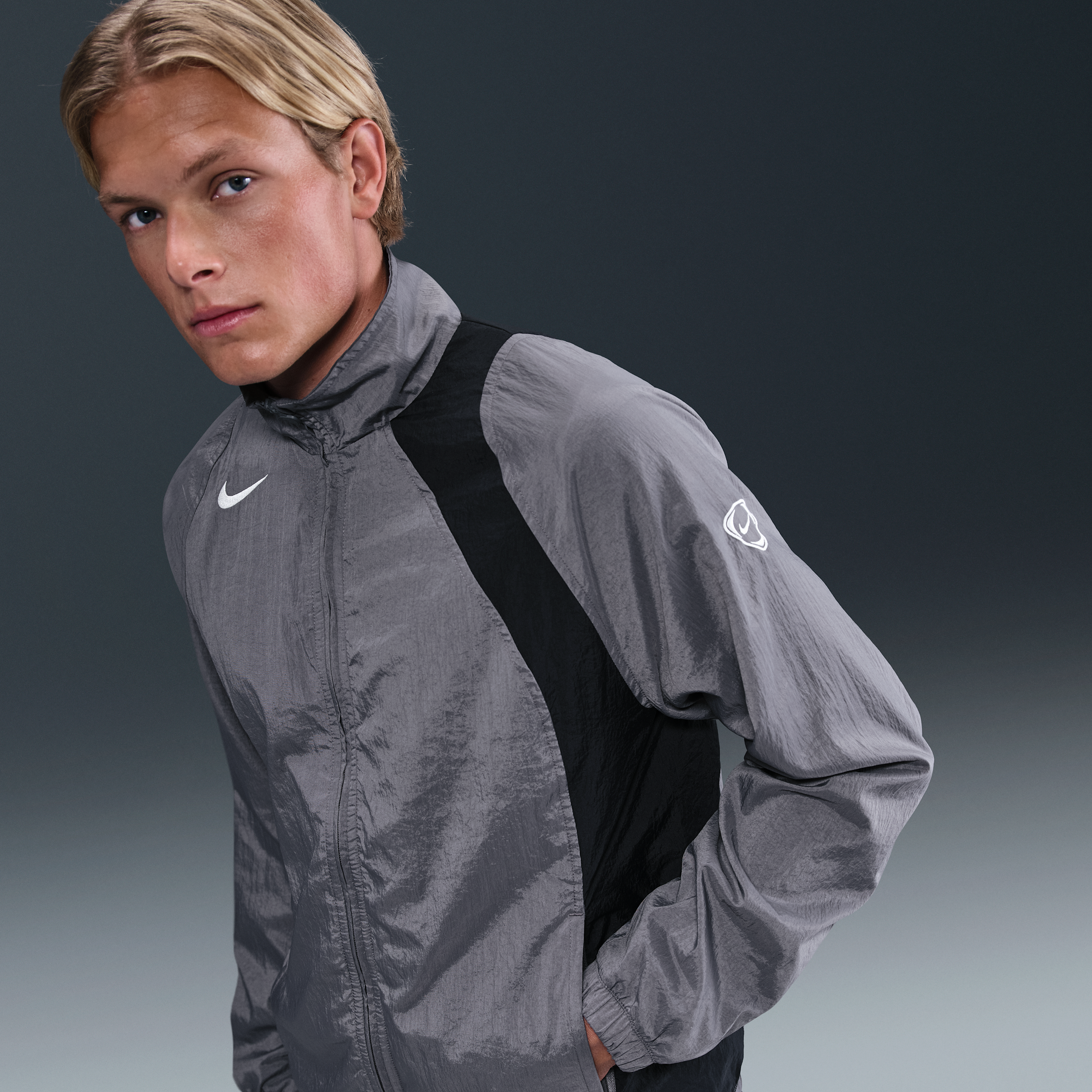 Thumbnail - Nike Total 90 Fußball-Trainingsjacke mit Repel-Technologie (Herren) - Grau