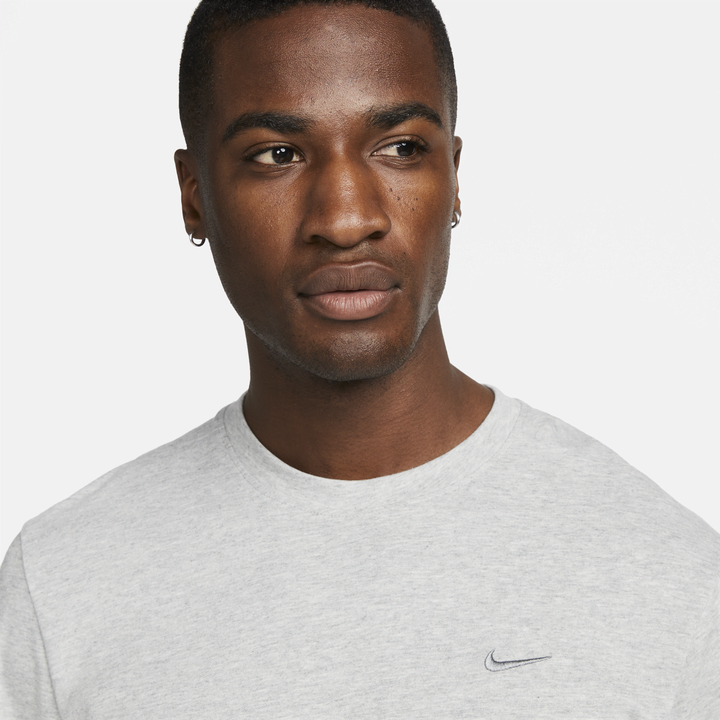 Haut à manches courtes Dri-FIT Nike Primary pour homme - Gris