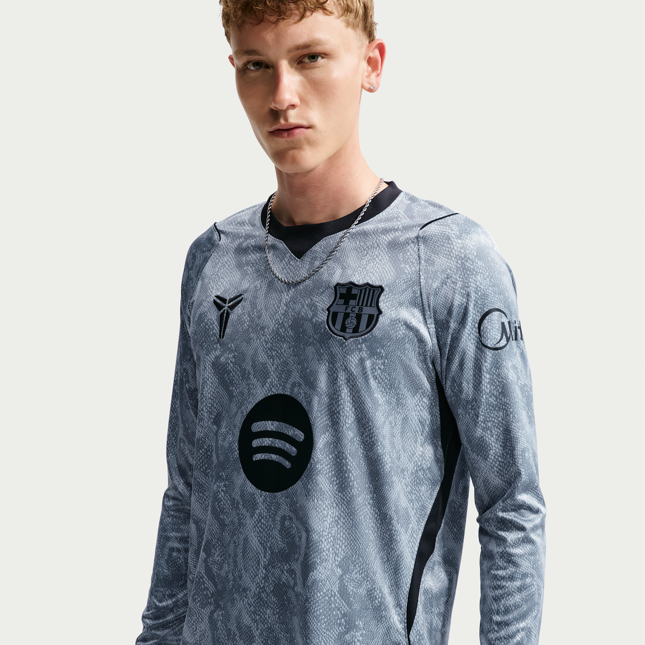 FC Barcelona 2026/27 Stadium Goalkeeper Away Kobe Dri-FIT Replica-fodboldtrøje til mænd - grå