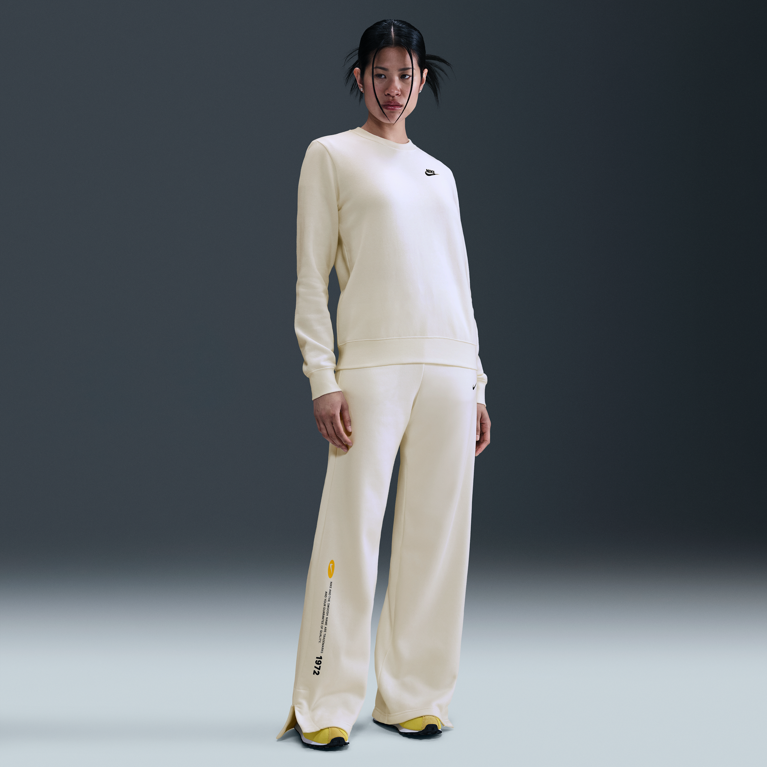 Nike Sportswear Broek met wijde pijpen voor dames - Wit