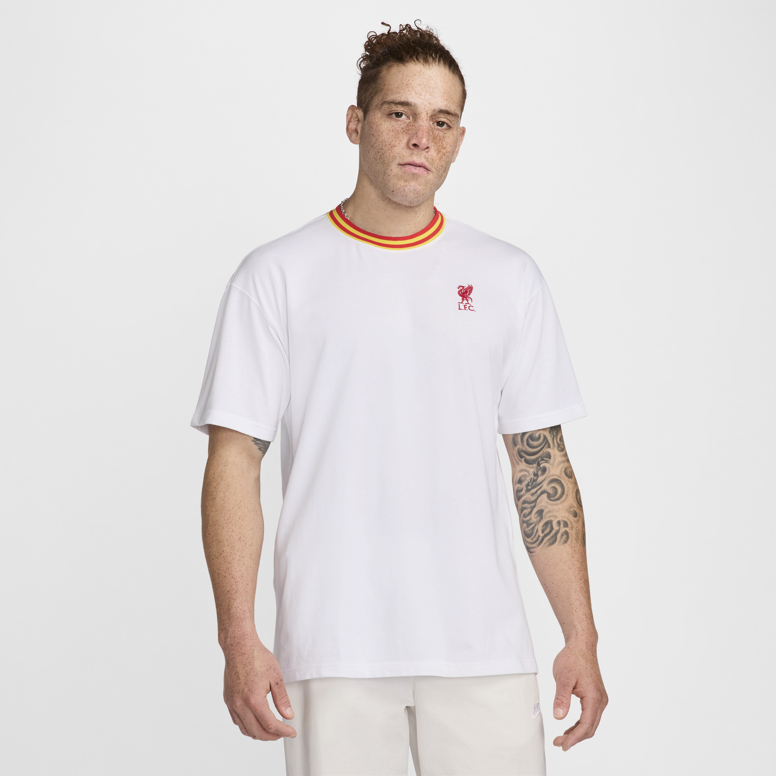 „Offizielles FC Liverpool Nike Premium Essential Fußball-T-Shirt für Herren in Weiß