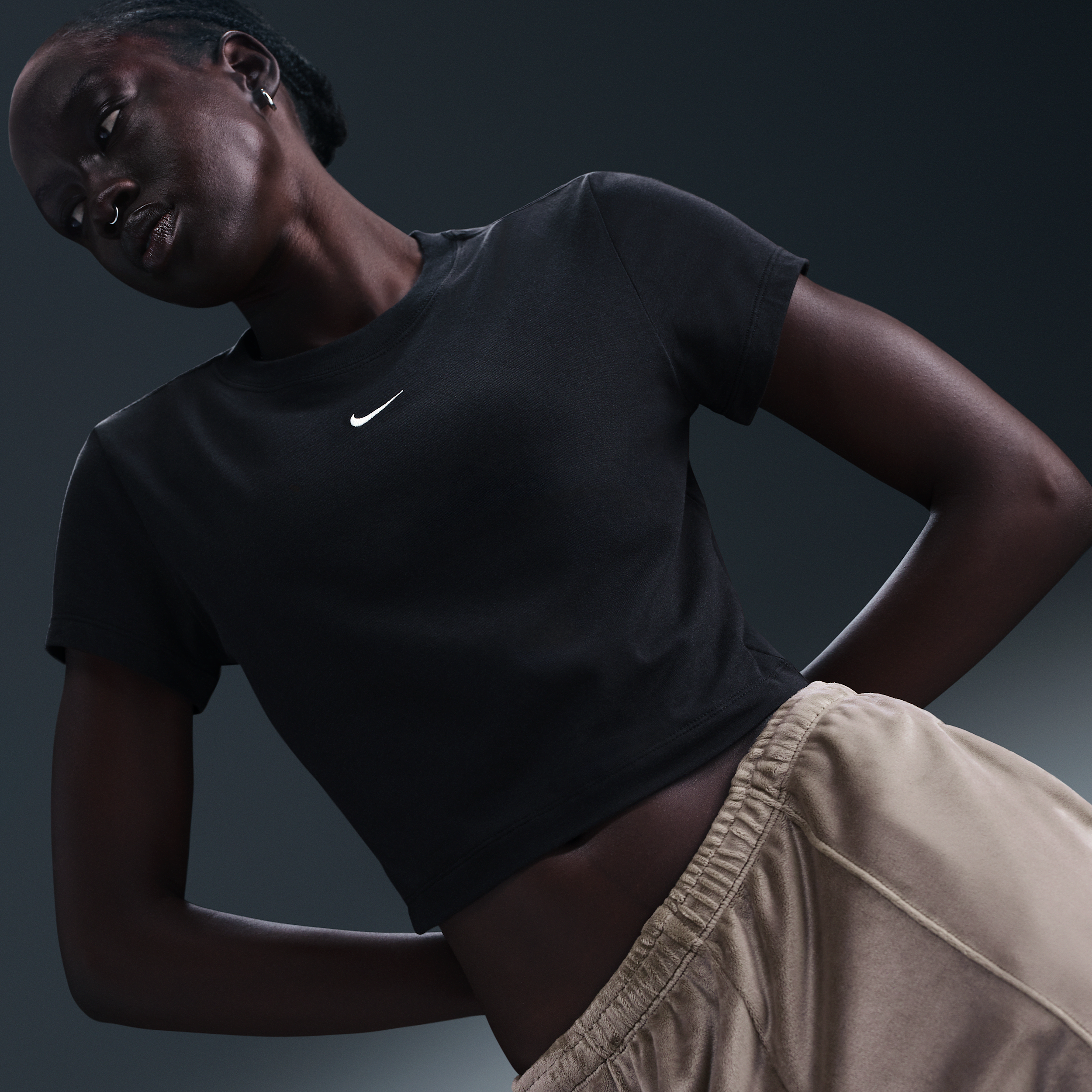 T-shirt court Nike Sportswear Chill Knit pour femme - Noir