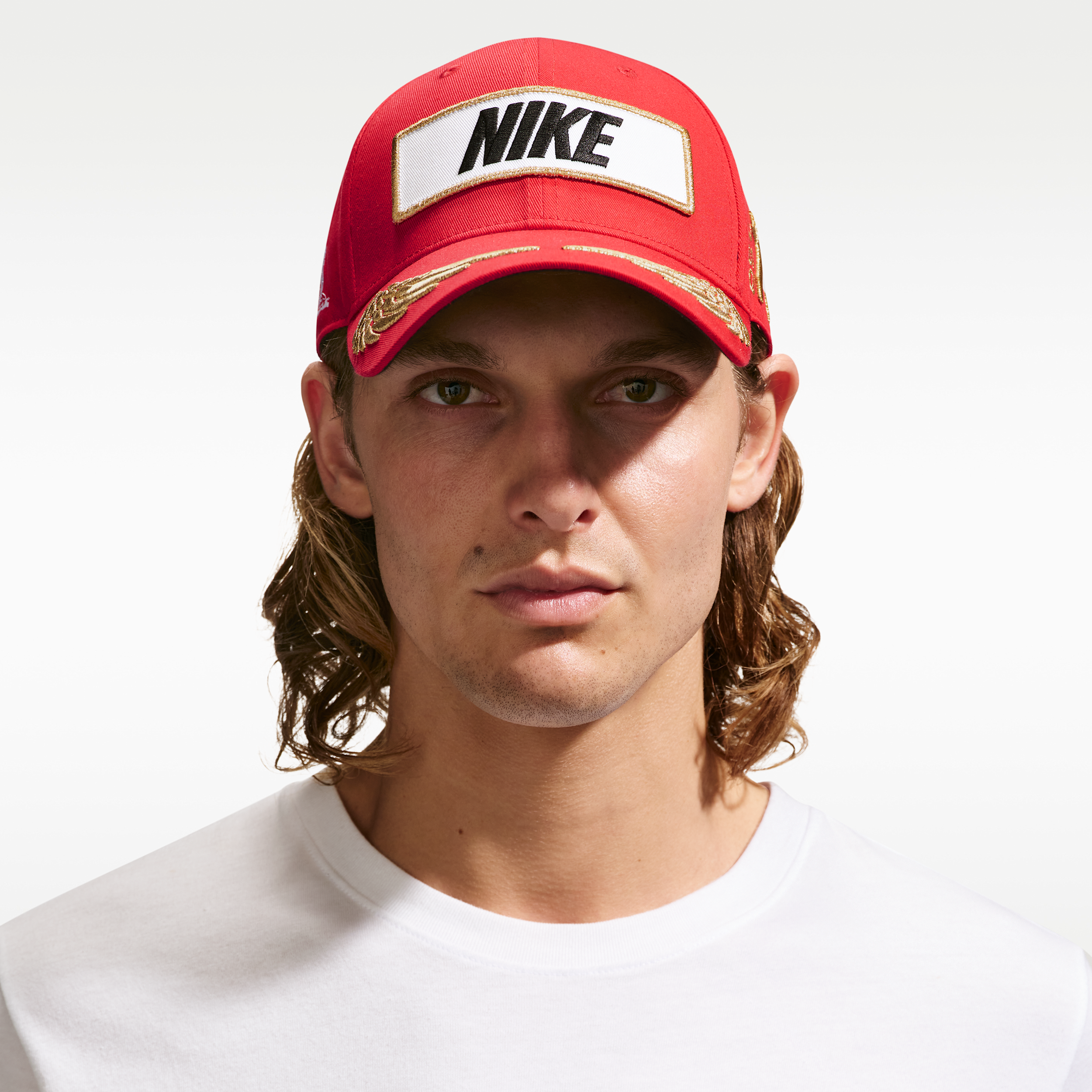 Thumbnail - Nike Club strukturierte Racing Cap - Rot