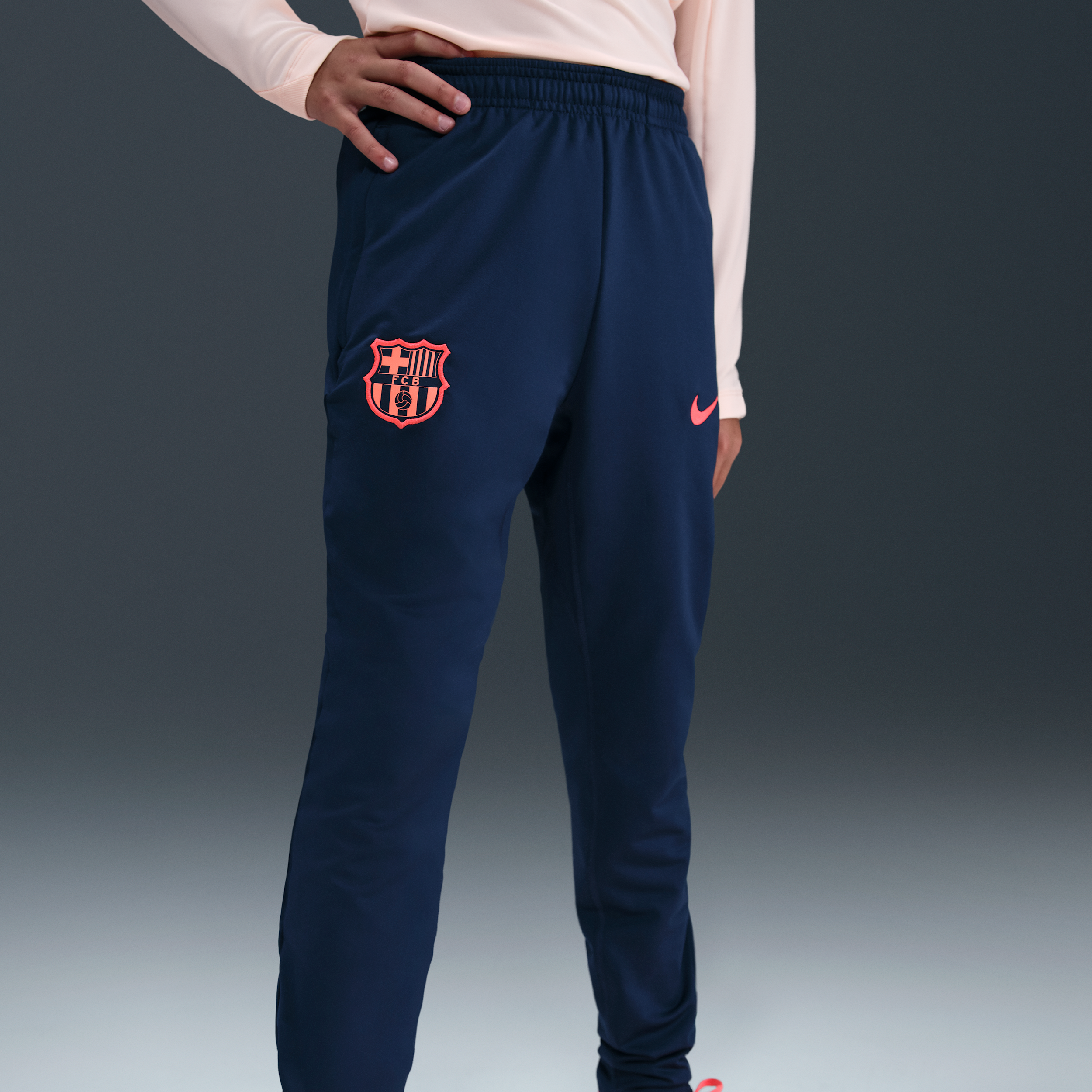 Thumbnail - FC Barcelona Strike Third Nike Dri-FIT Total 90 Fußballhose aus Strickmaterial (ältere Kinder) - Blau