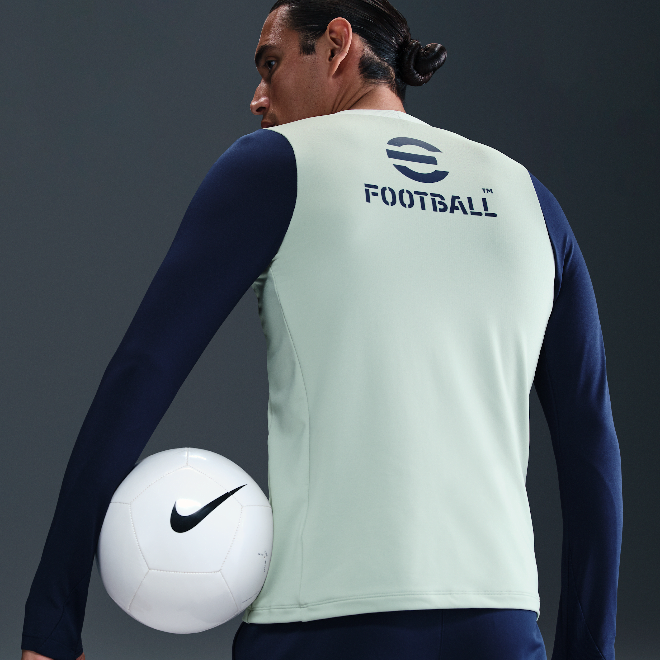 Thumbnail - Inter Mailand Strike Nike Dri-FIT Fußball-Oberteil aus Strickmaterial (Damen) - Grau