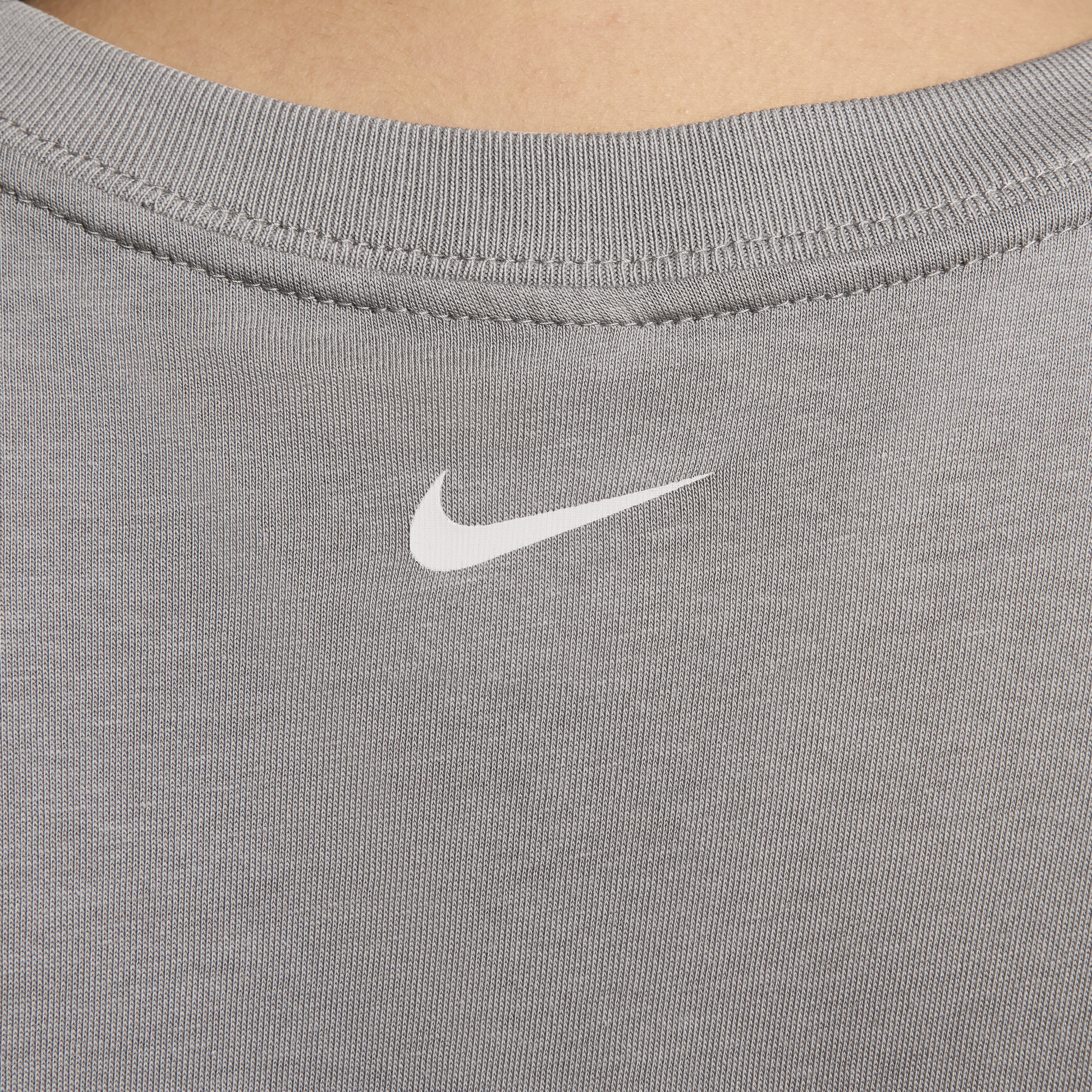 Nike Sportswear Kort T-shirt voor dames Grijs