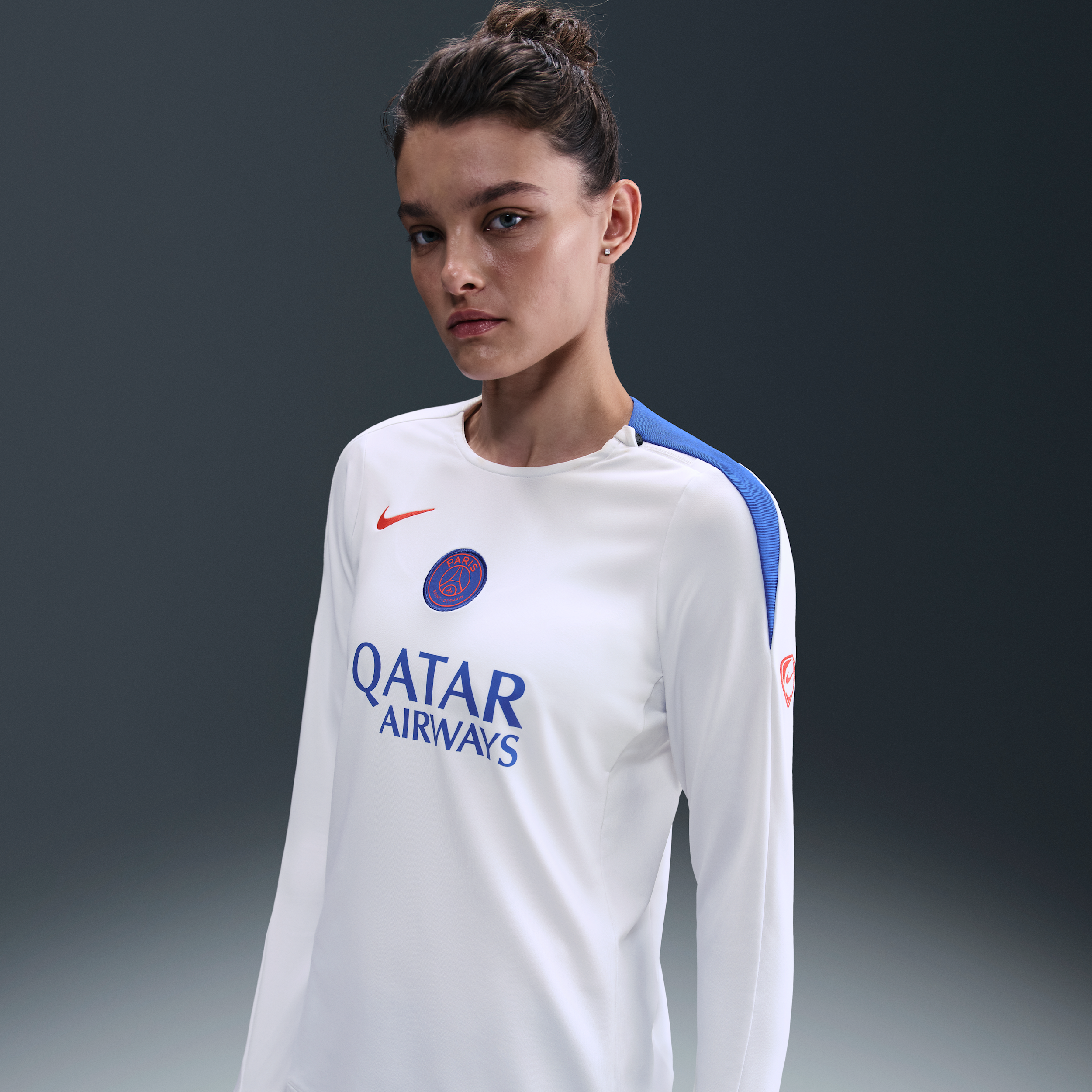 Maskinstrikket Paris Saint-Germain Strike Third Nike Dri-FIT Total 90-fodboldtrøje med rund hals til kvinder - hvid