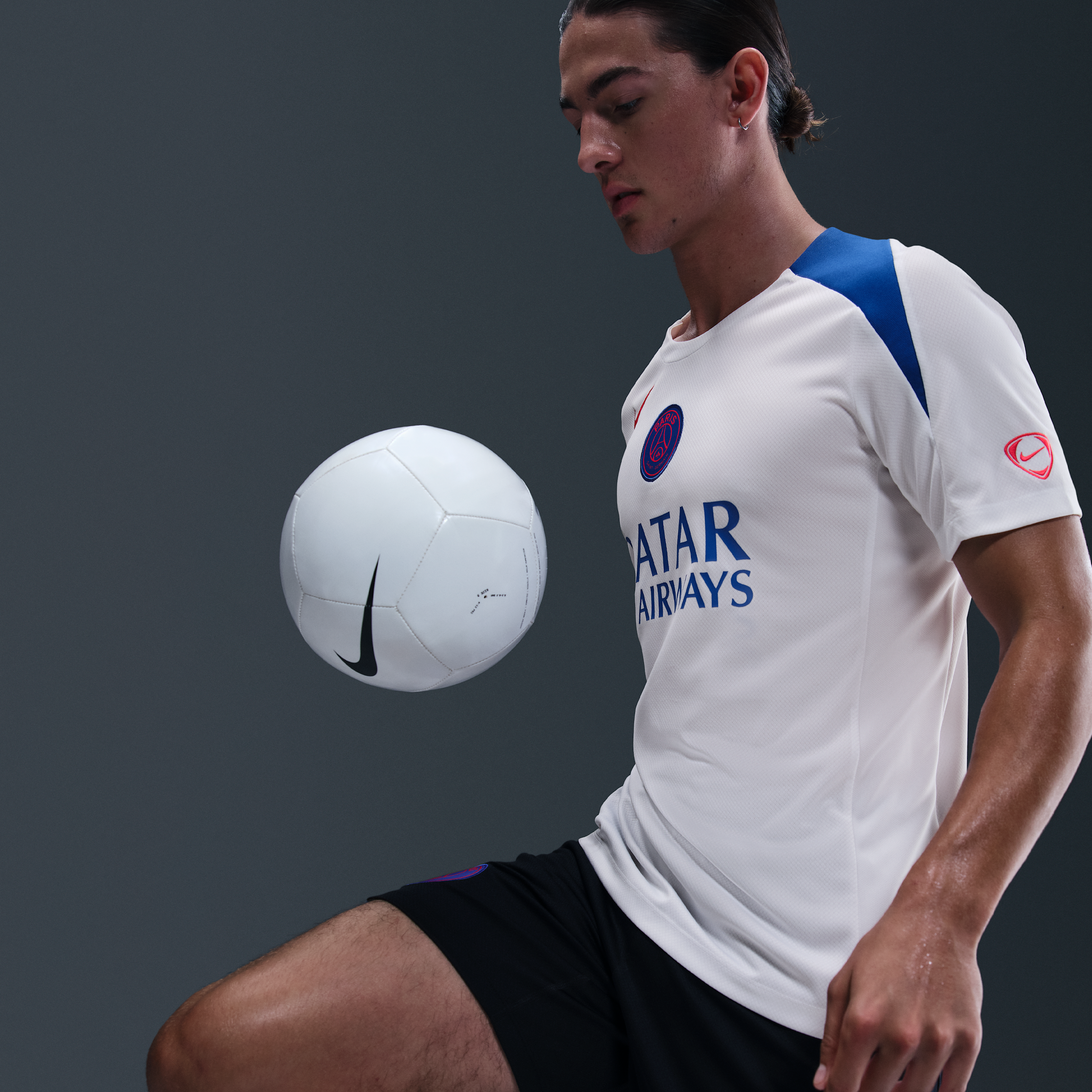Thumbnail - PSG Strike Third Nike Dri-FIT Total 90 Fußballoberteil aus Strickmaterial (Herren) - Weiß
