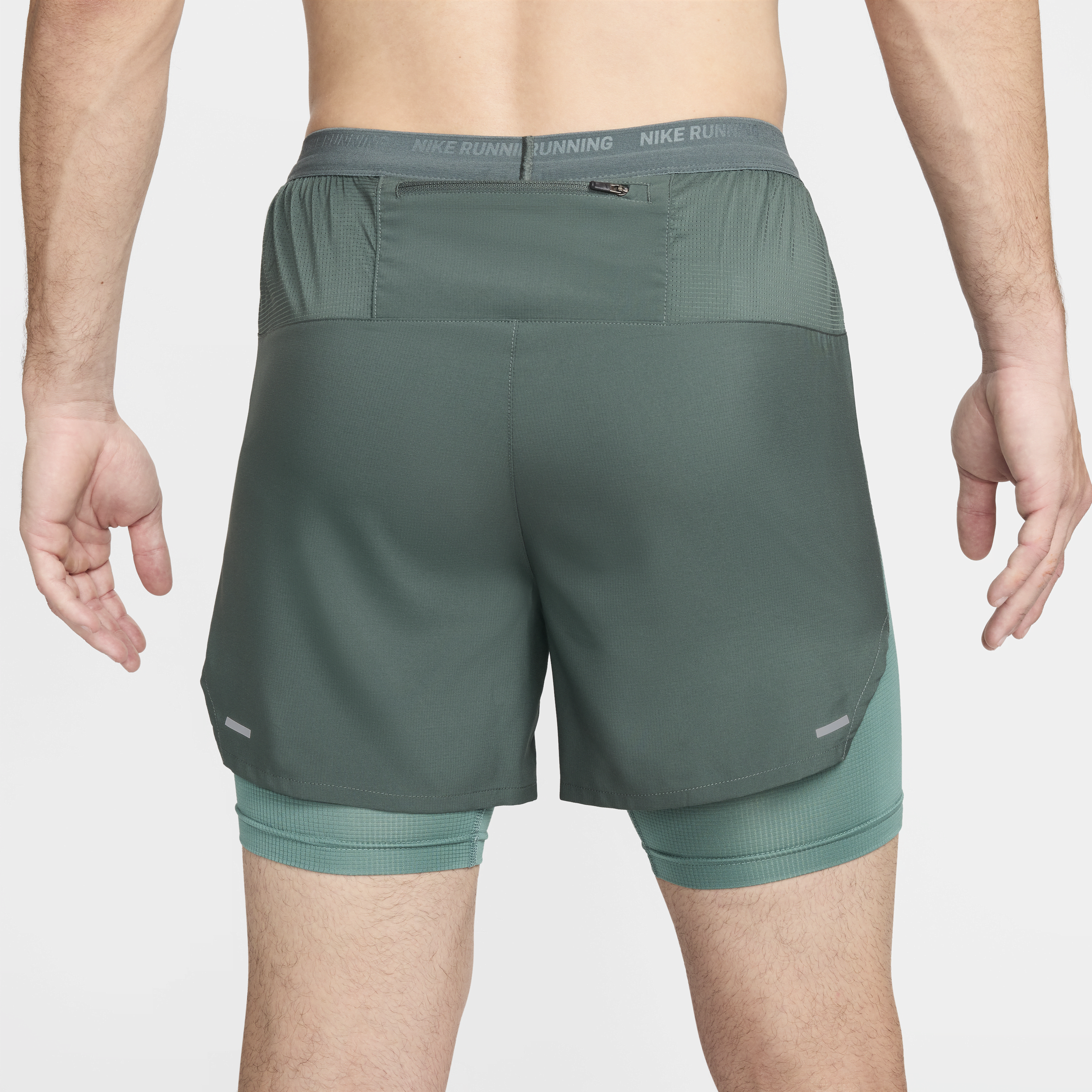 Nike Stride Dri-FIT hybride hardloopshorts voor heren (13 cm) Groen