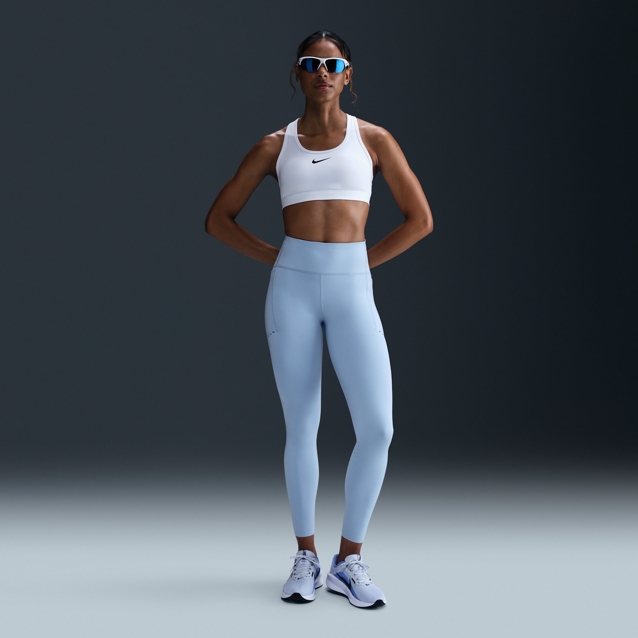 Thumbnail - Nike Swift 7/8-Lauf-Leggings mit hohem Bund und Taschen (Damen) - Blau