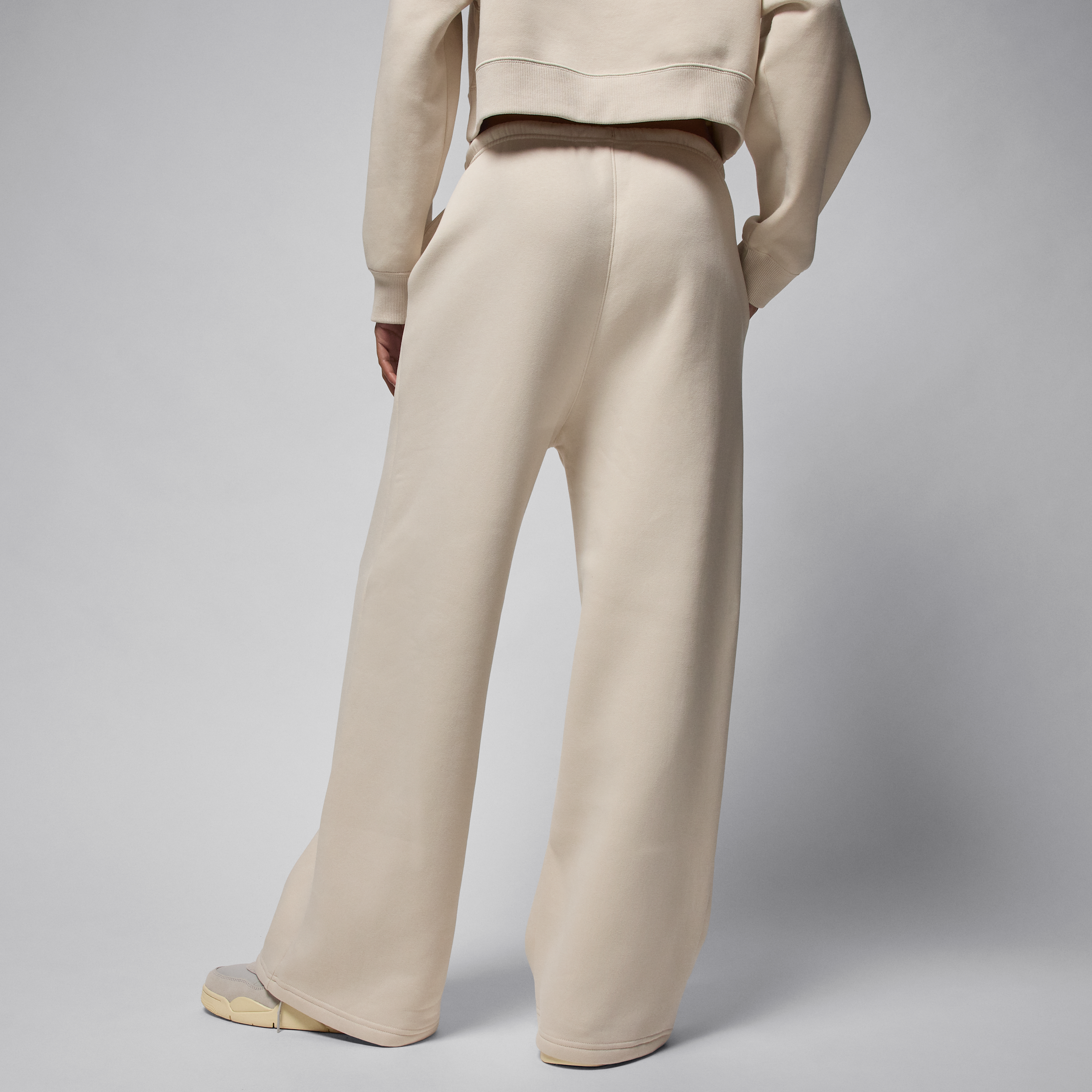 Thumbnail - Jordan Brooklyn Fleece Hose mit offenem Saum (Damen) - Braun