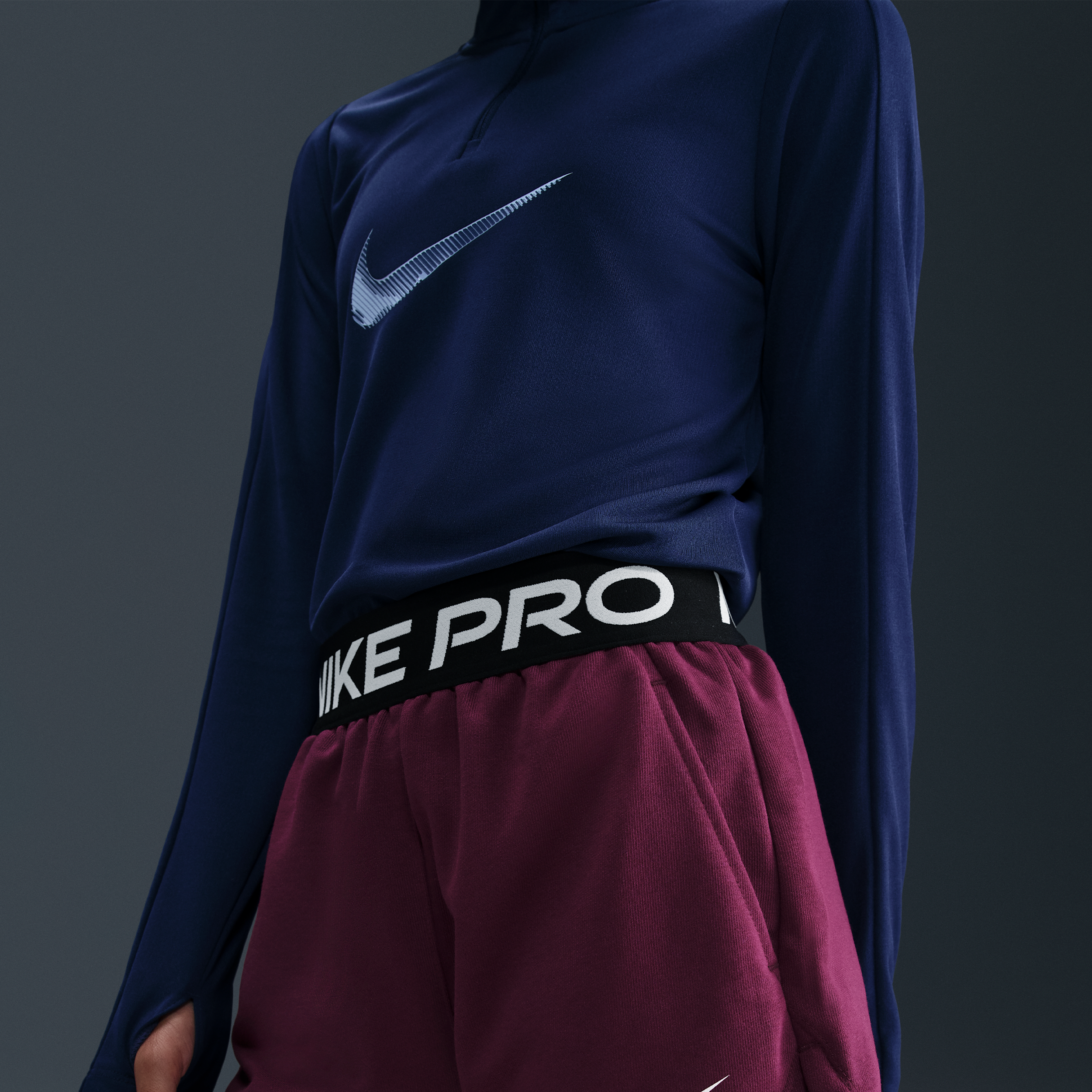 Thumbnail - Nike Pro Fleece Dri-FIT-Shorts (ältere Kinder, Mädchen) - Rot