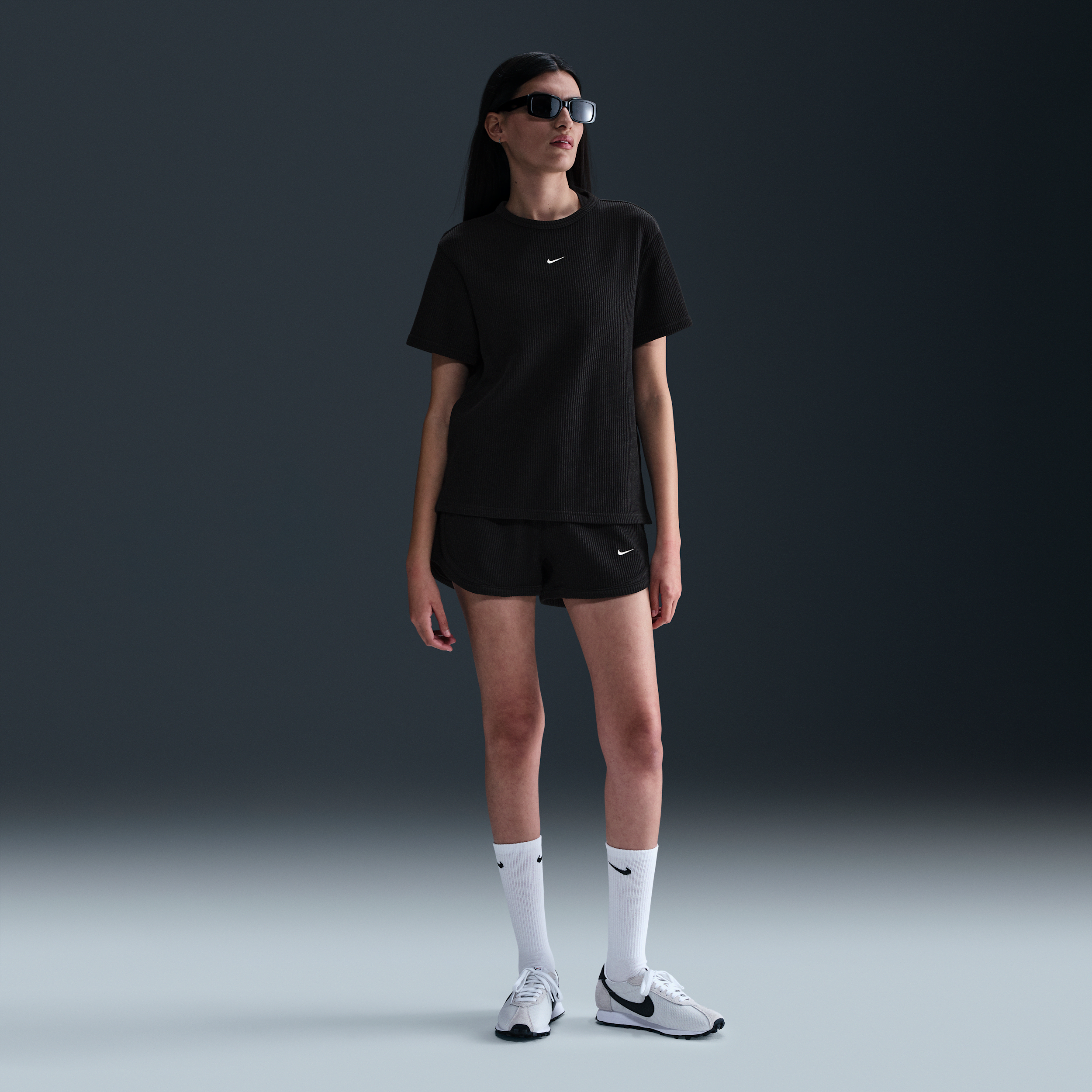 Nike Sportswear Chill Waffle ruimvallende damestop met korte mouwen Zwart