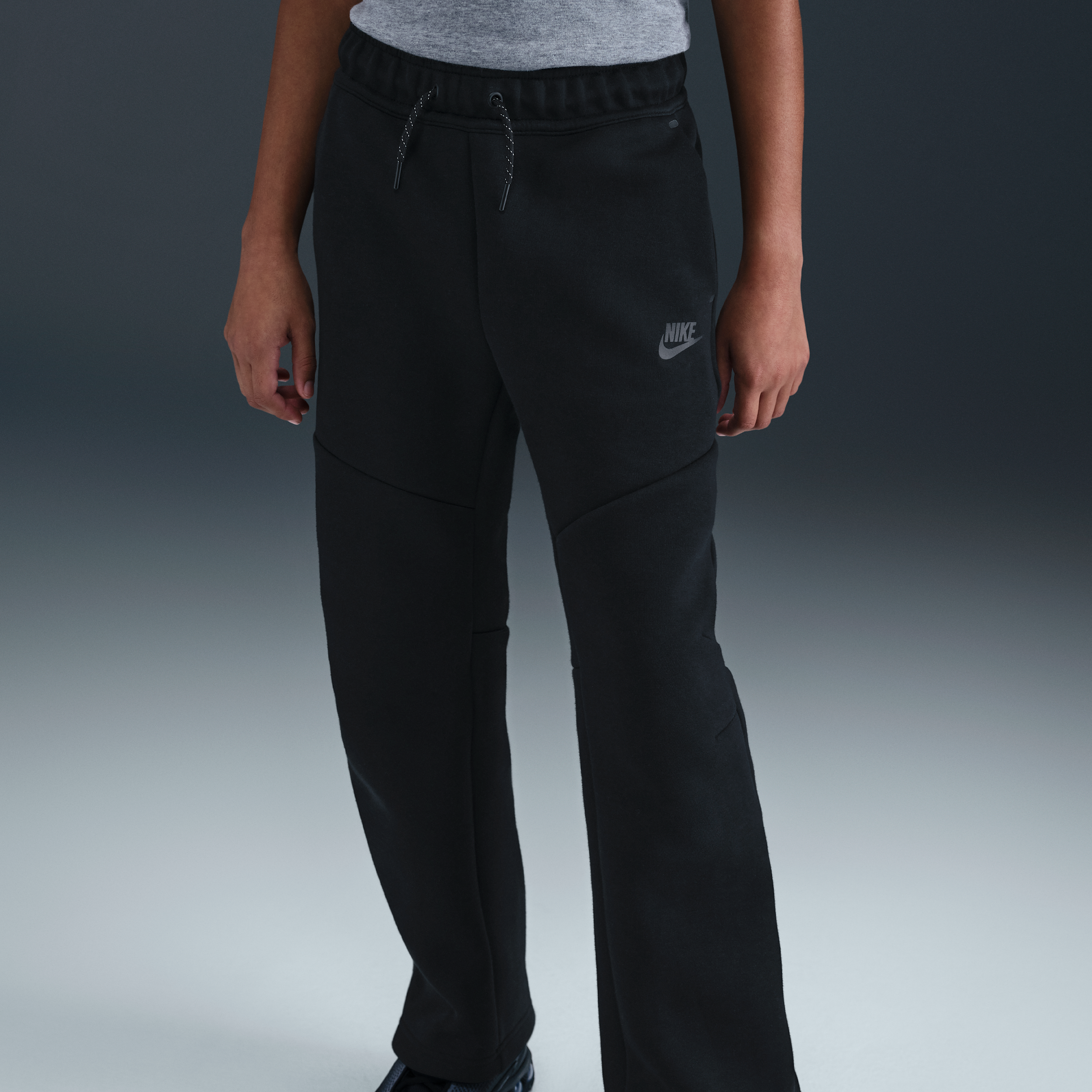 Thumbnail - Nike Tech Fleece Hose mit offenem Saum für ältere Kinder (Jungen) - Schwarz