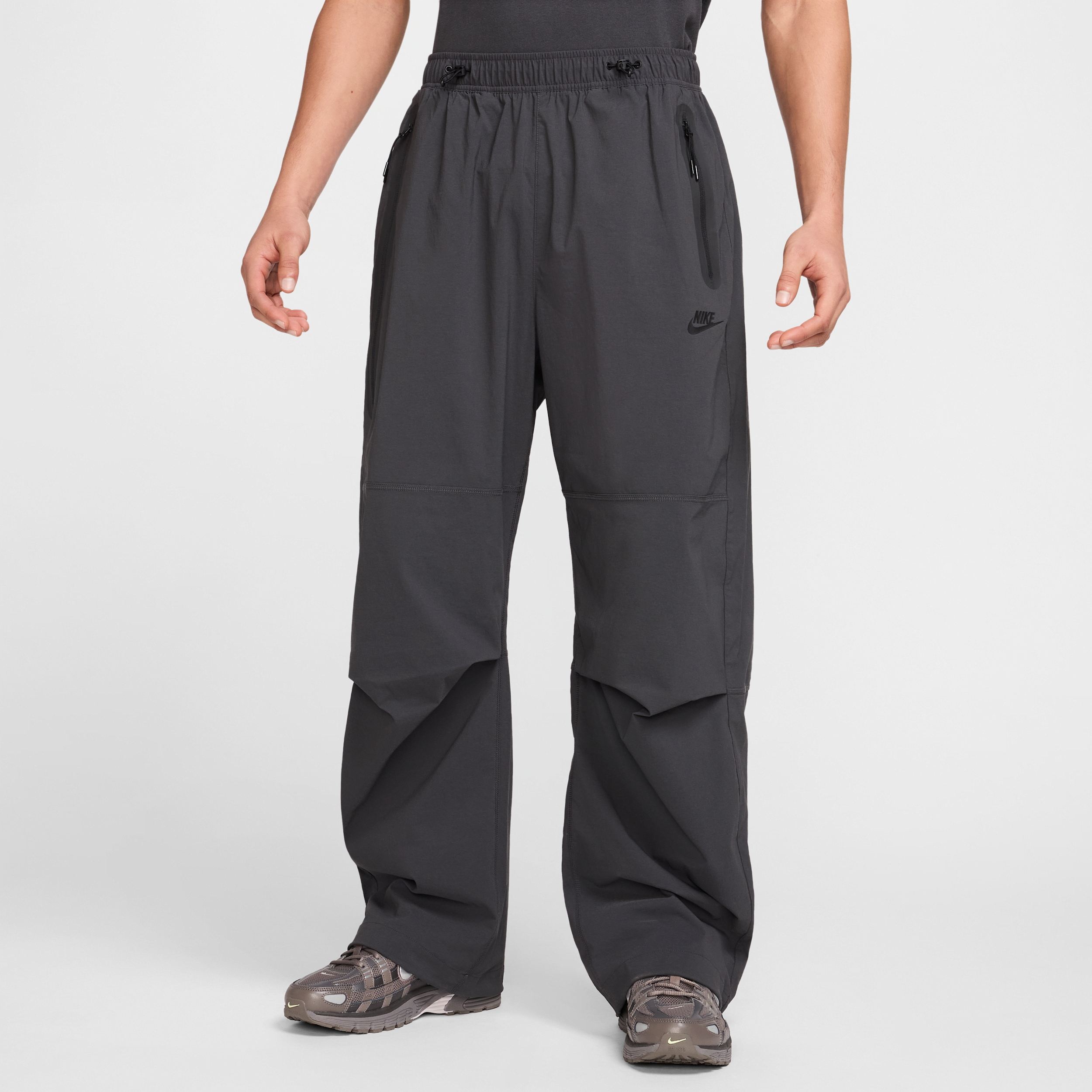 Pantalon tissé oversize Nike Tech pour homme - Gris