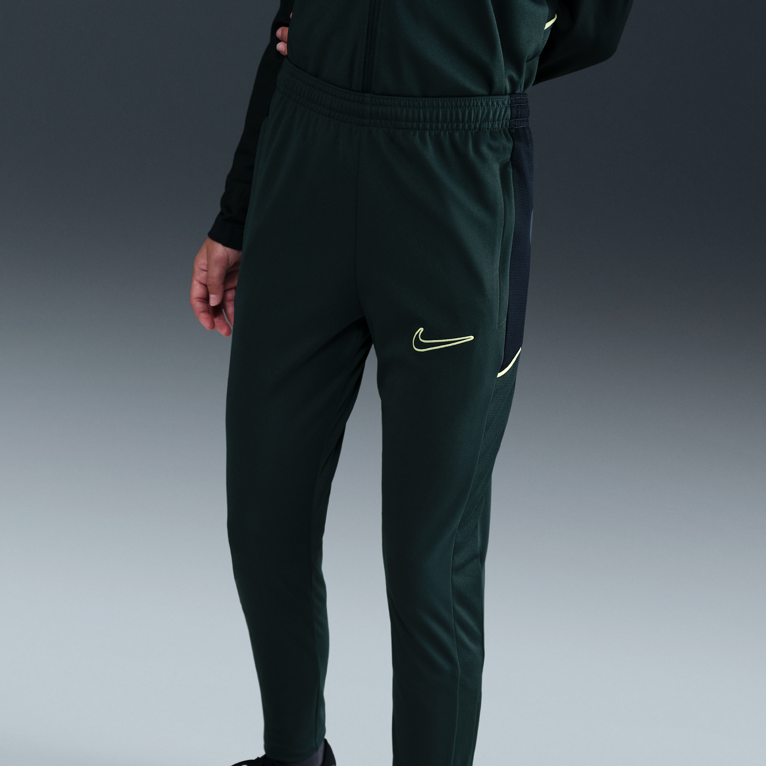 Thumbnail - Nike Academy Dri-FIT Fußballhose (ältere Kinder) - Grün