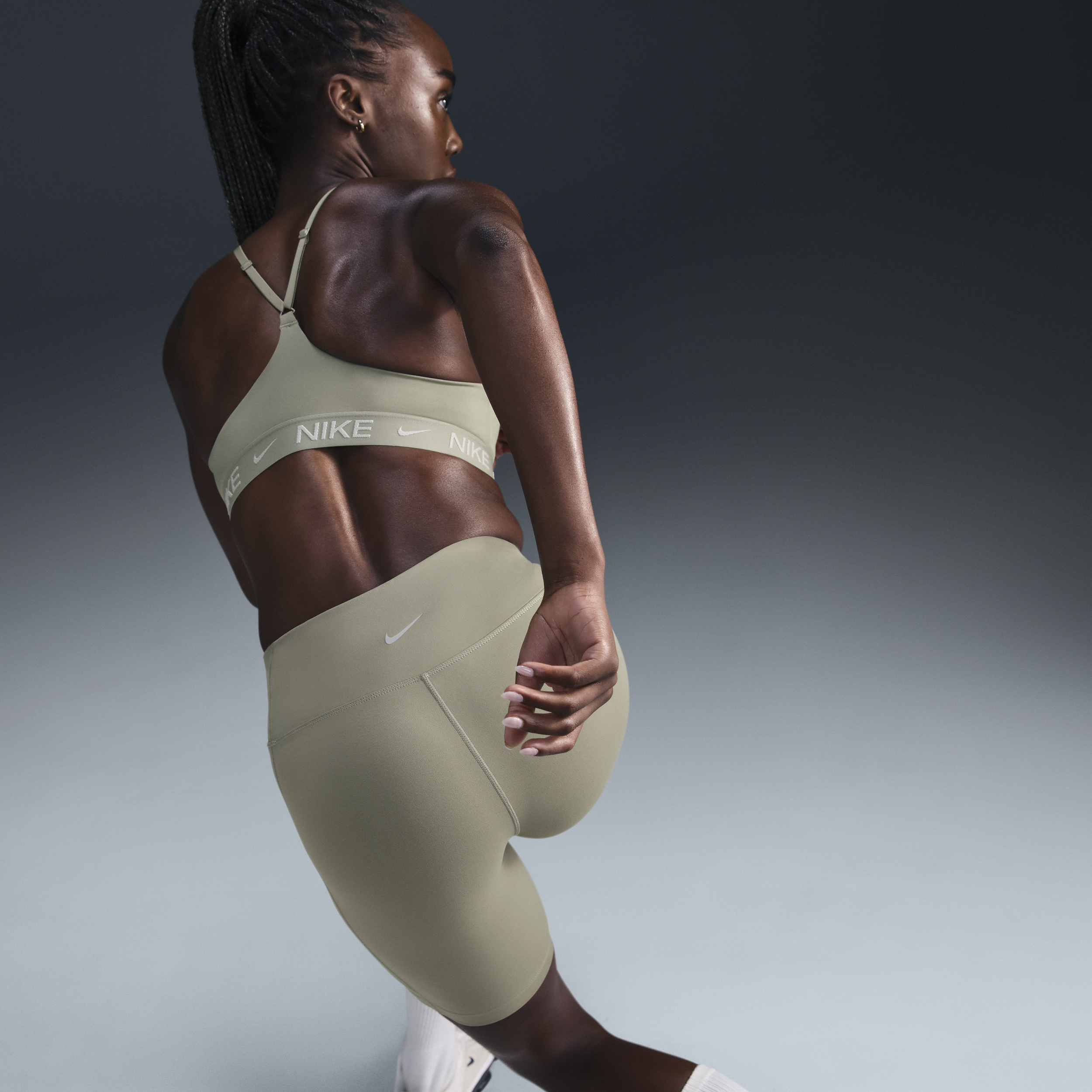 Cycliste taille haute 20 cm avec poches Nike One pour femme - vue 9