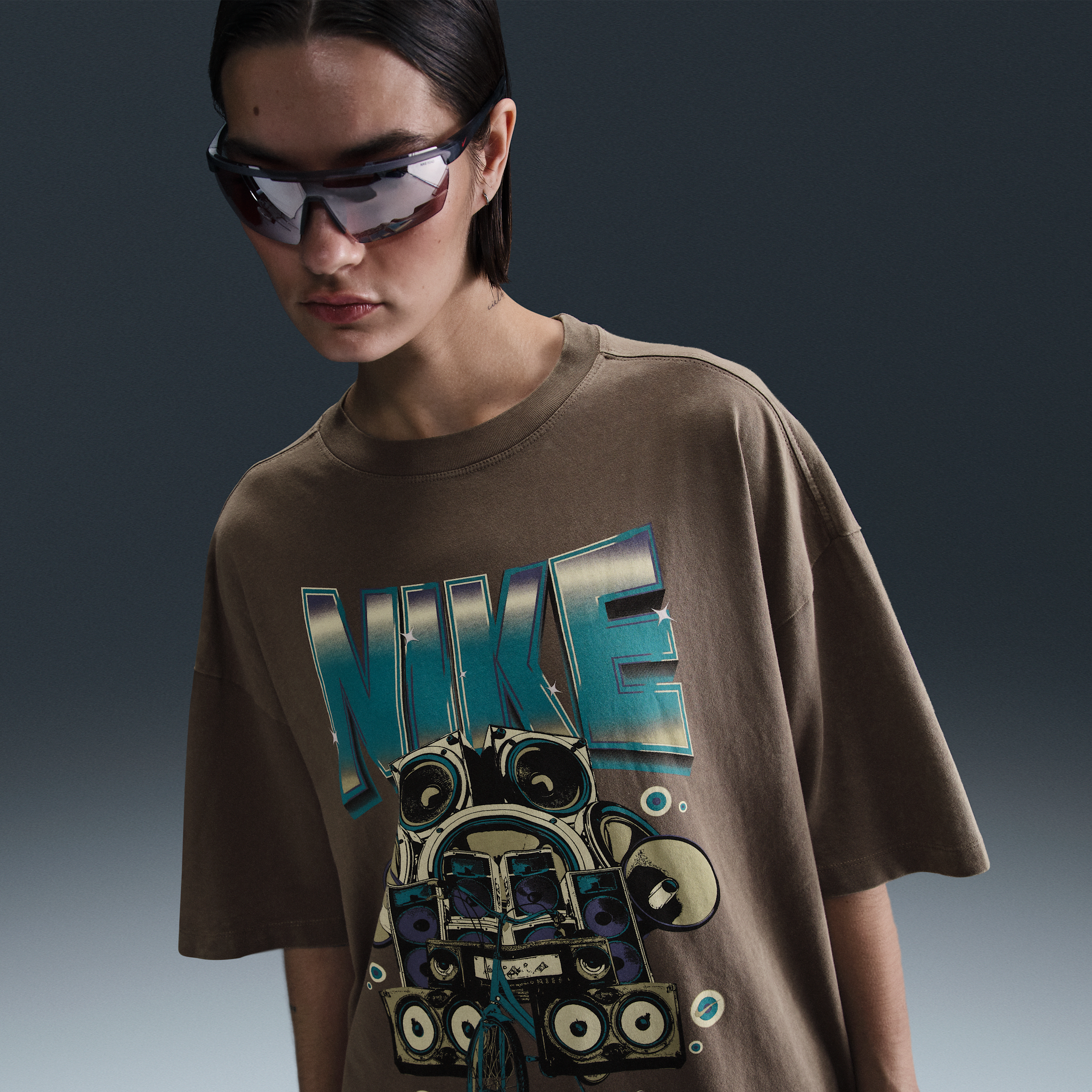 Thumbnail - Nike Sportswear extragroßes Kurzarm-T-Shirt (Damen) - Braun