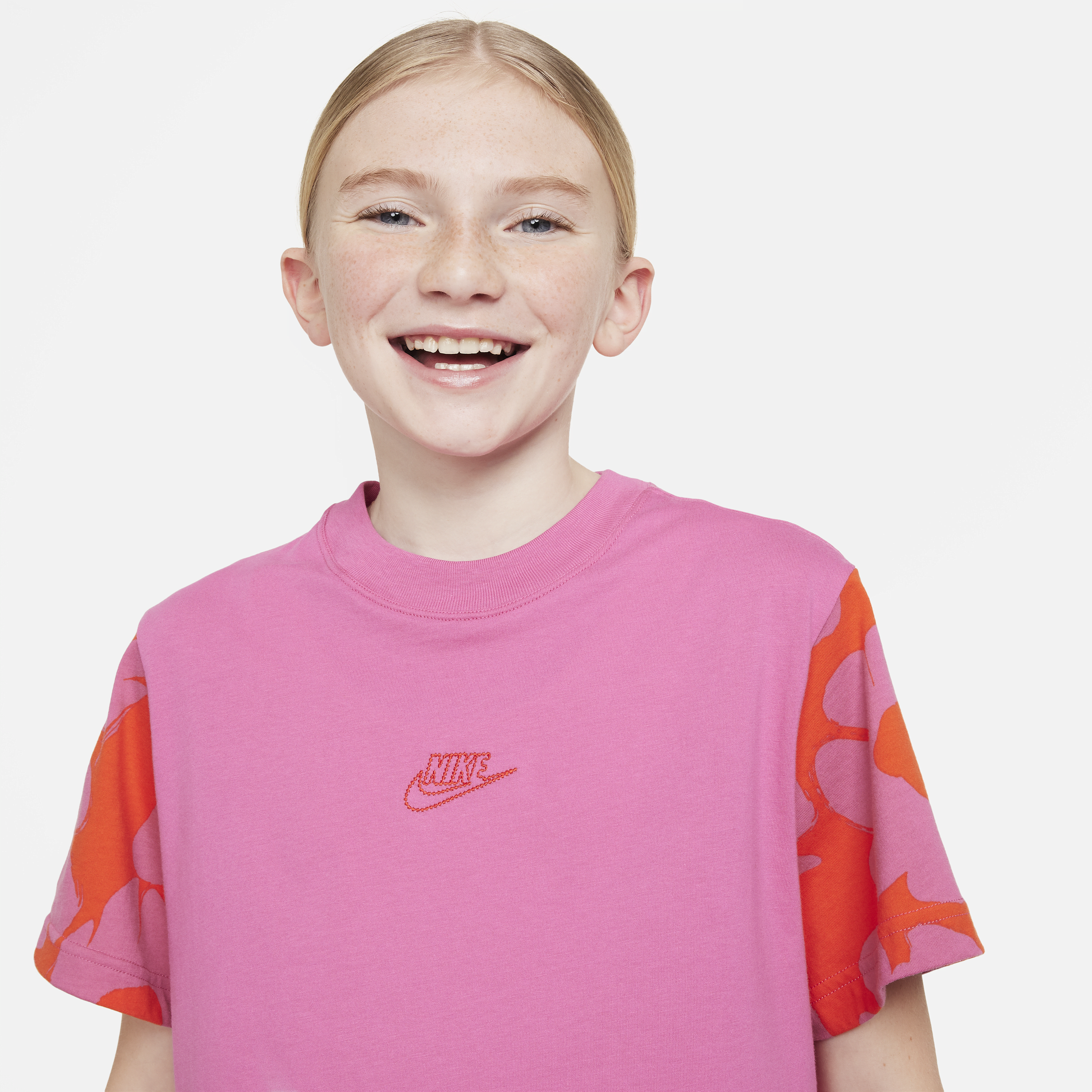 Nike Sportswear T-shirt met recht design voor meisjes Rood