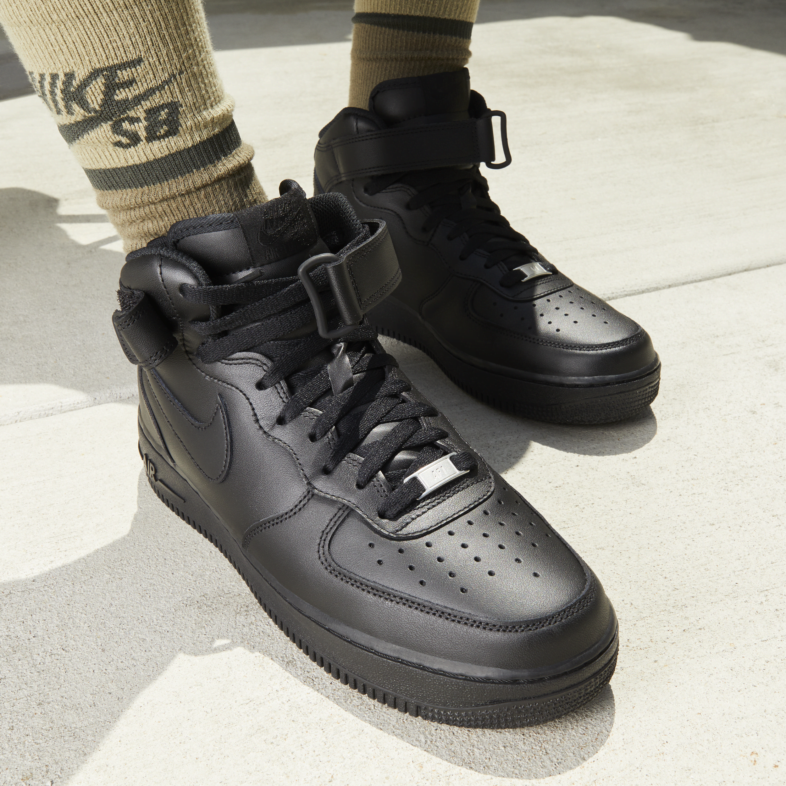 Chaussure Nike Air Force 1 Mid '07 pour Homme - Noir