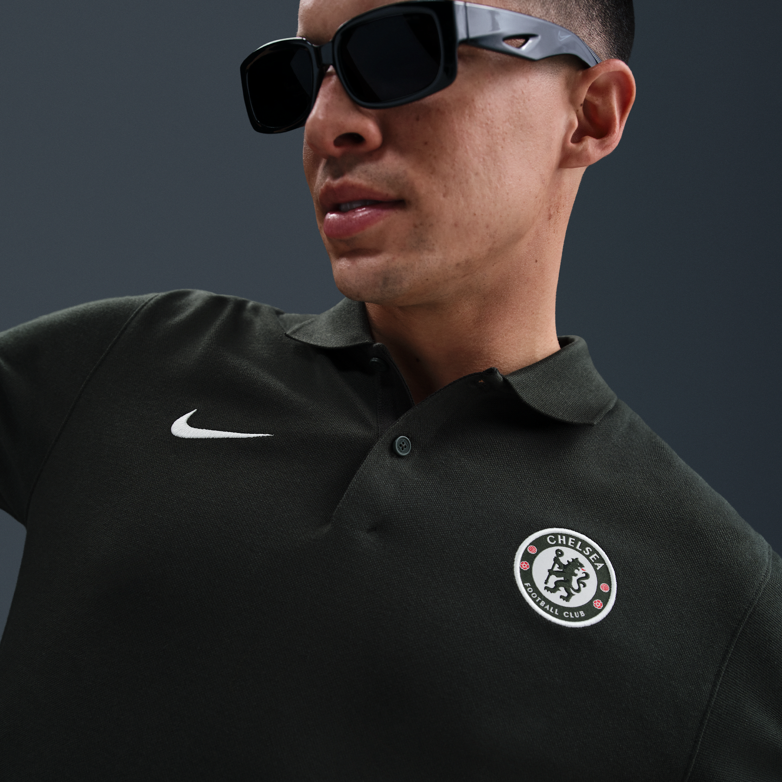 Thumbnail - FC Chelsea The Nike Polo Nike Dri-FIT Fußball-Poloshirt (Herren) - Grün