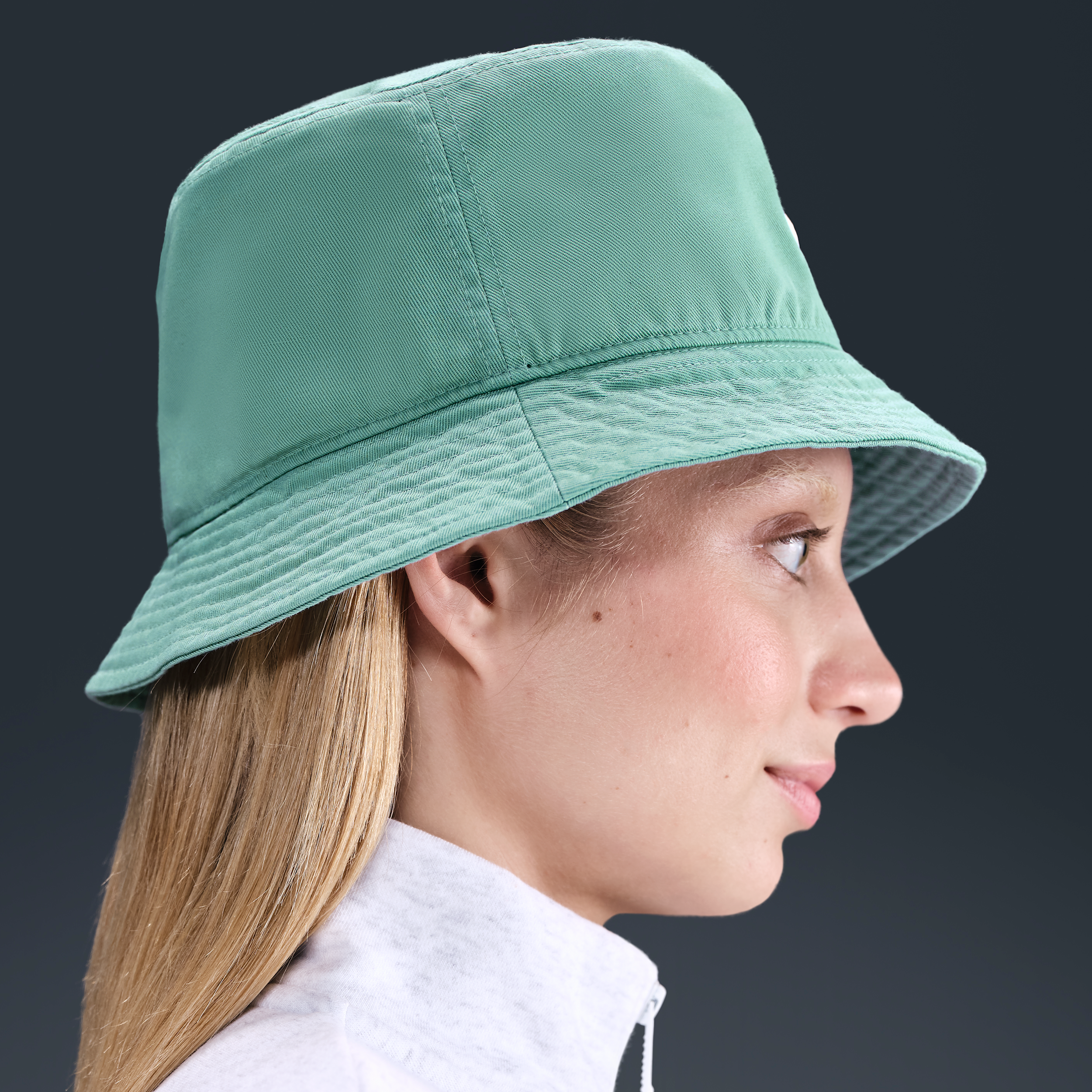 Thumbnail - Nike Apex Futura Bucket Hat im Washed-Look - Grün