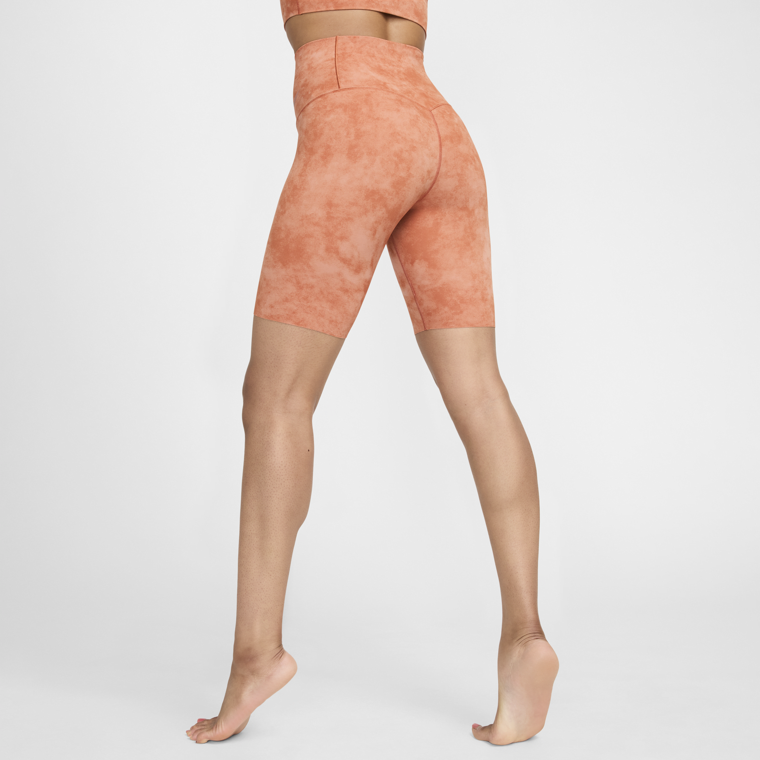 Nike Zenvy Tie-Dye bikeshorts met iets ondersteunende hoge taille voor dames (21 cm) Oranje