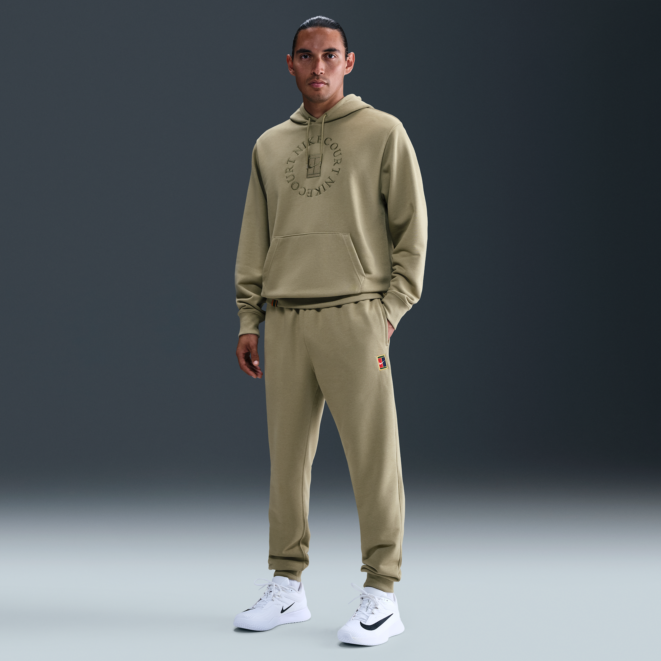 Thumbnail - NikeCourt Heritage Dri-FIT Fleece-Tennis-Jogger (Herren) - Braun