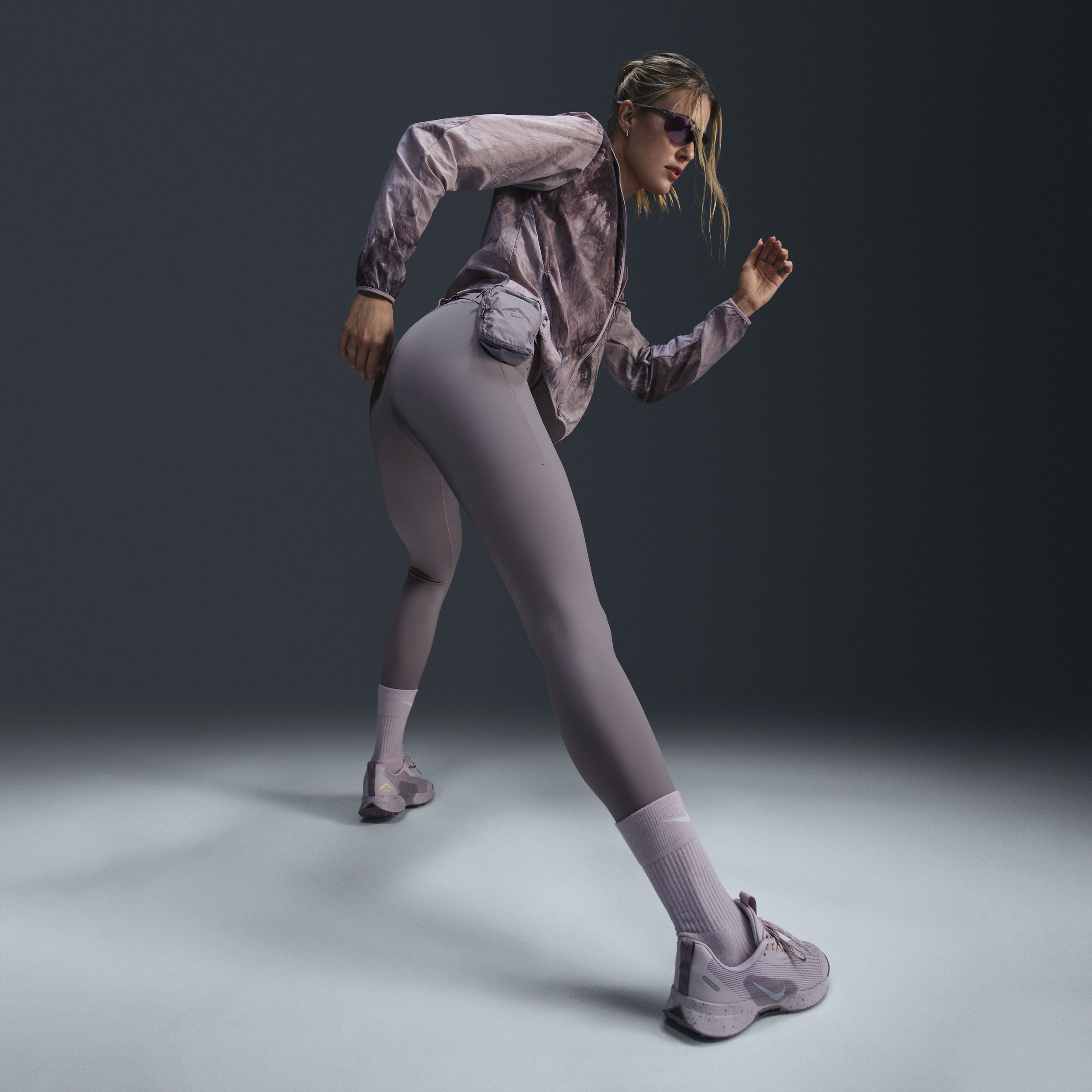 Legging 7/8 à taille haute et maintien supérieur avec poches Nike Trail Go pour femme - Gris