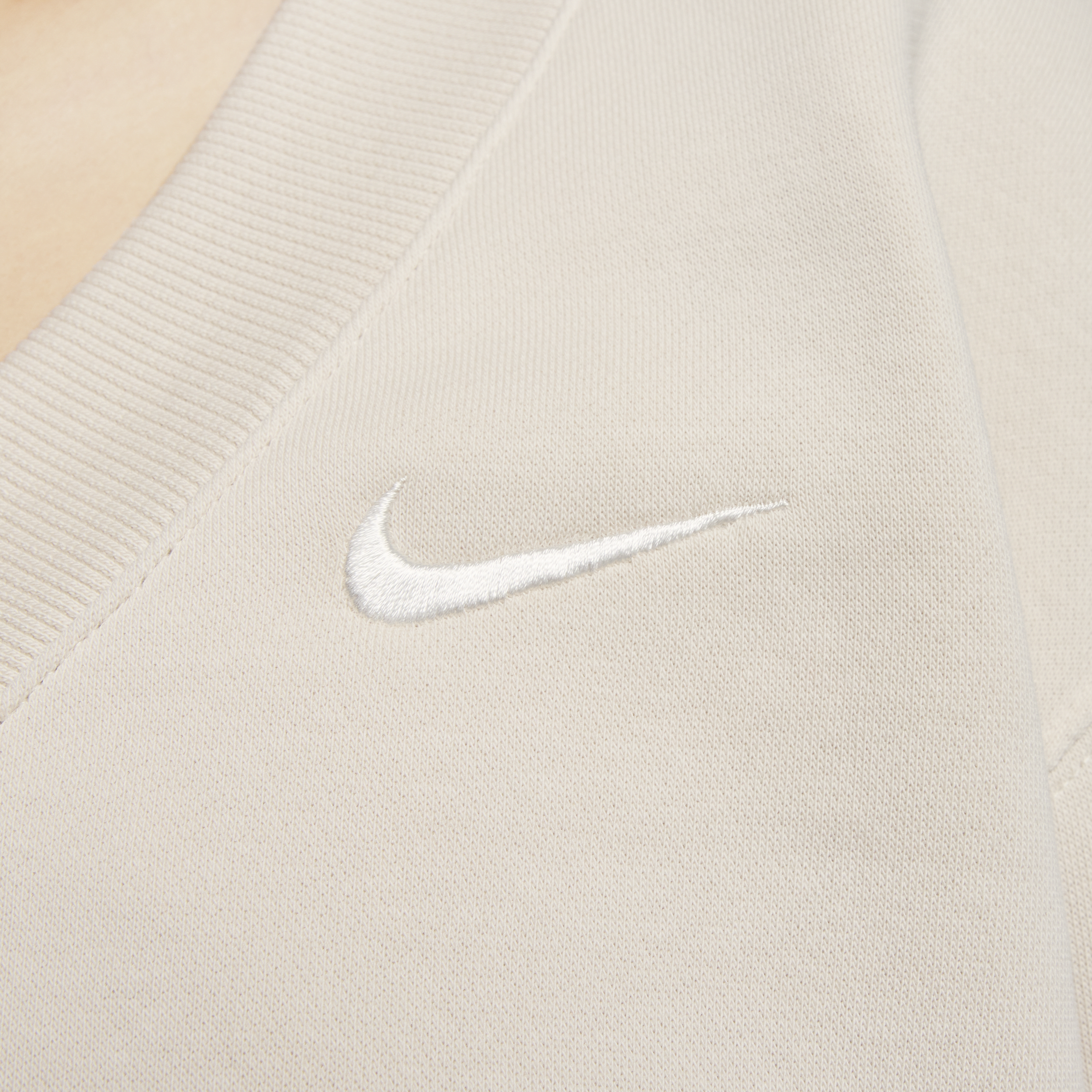 Nike Sportswear Phoenix Fleece korte damestop met V-hals Bruin