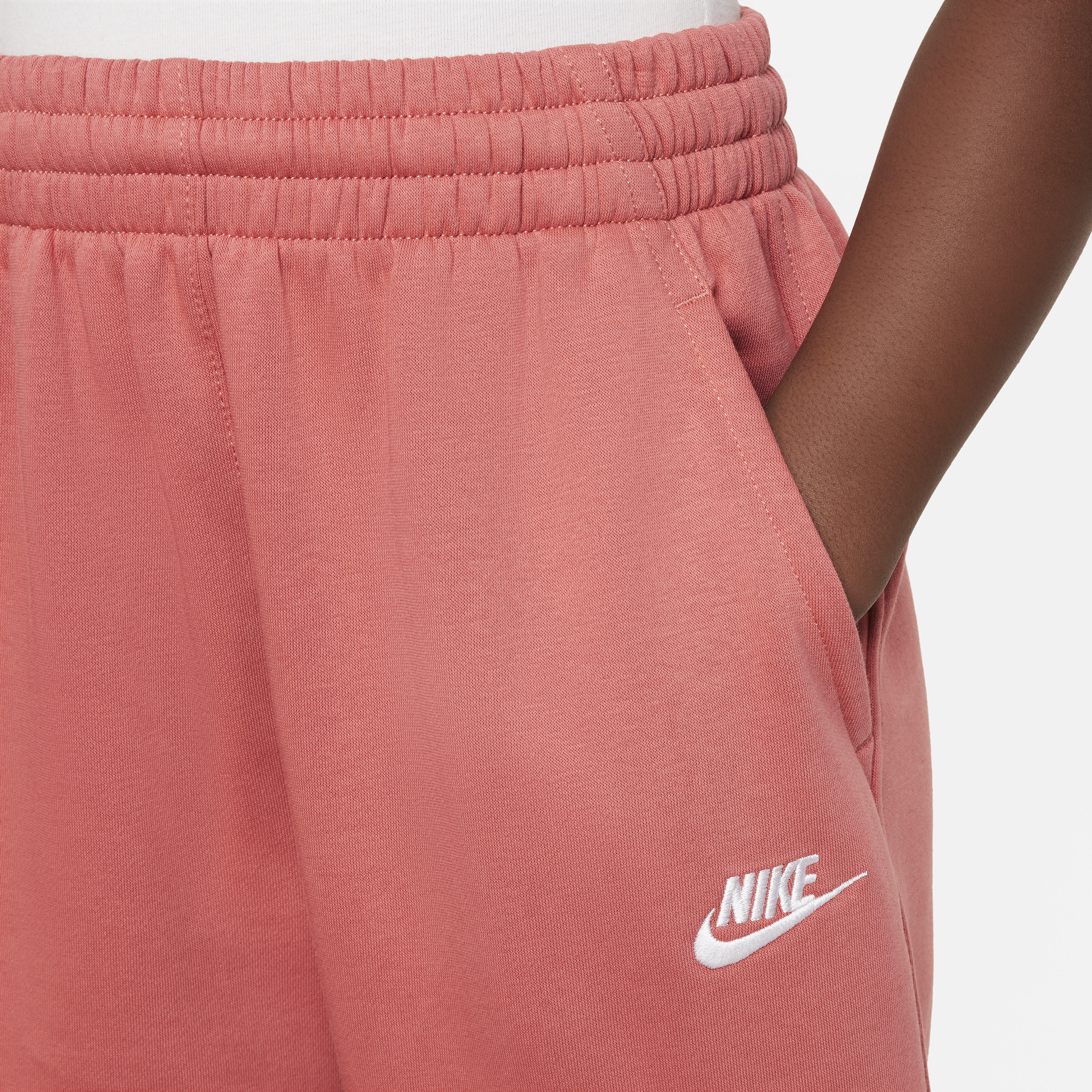 Nike Sportswear Club Fleece ruimvallende meisjesbroek Rood