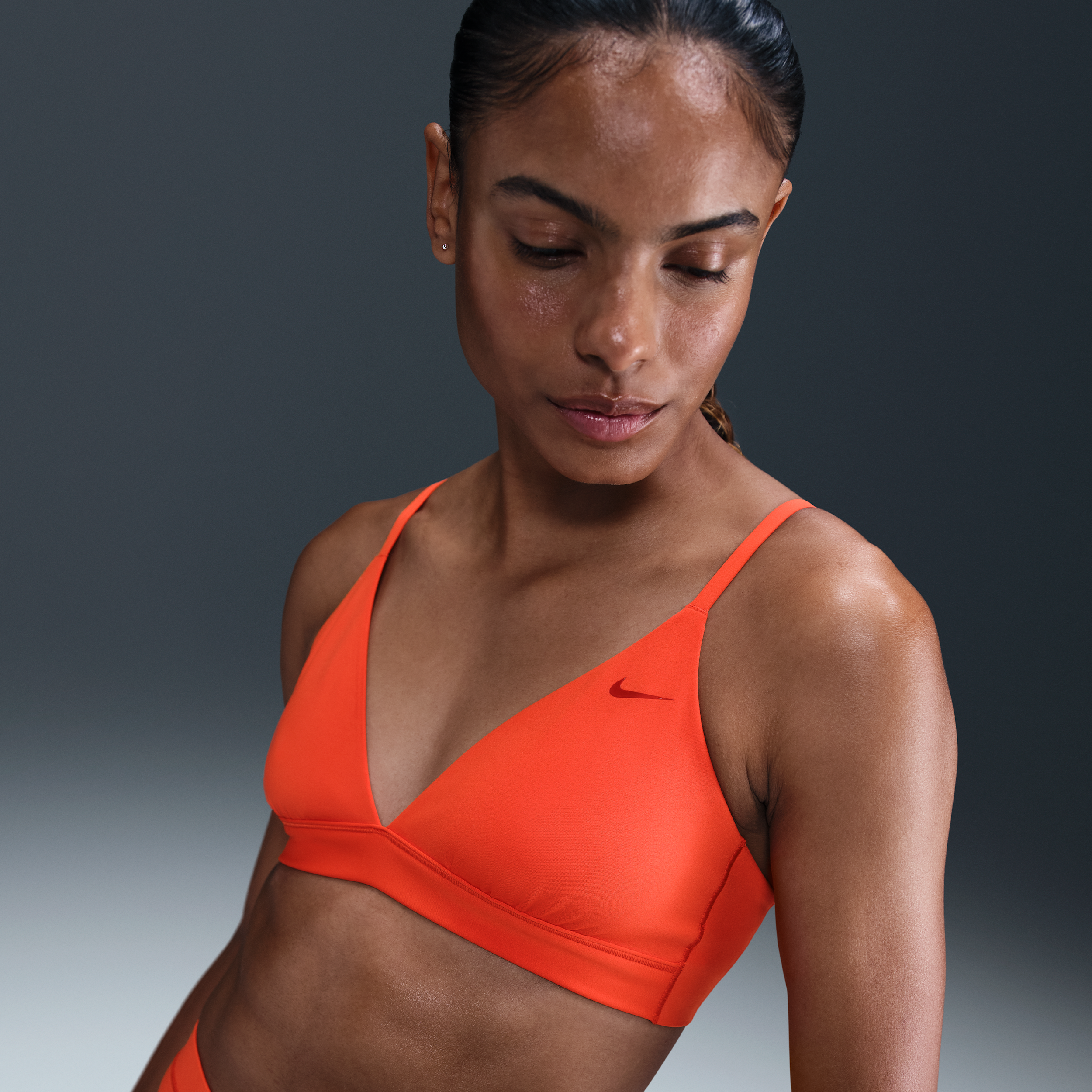 Nike Form non-padded triangle sport-bh met lichte ondersteuning - Rood