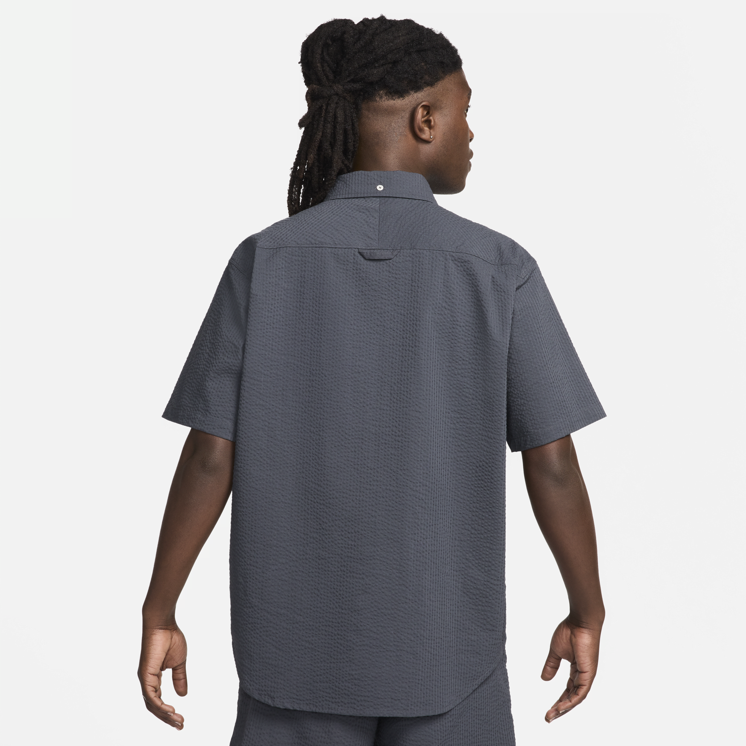 Chemise à manches courtes et boutons Nike Life en seersucker pour homme - Gris