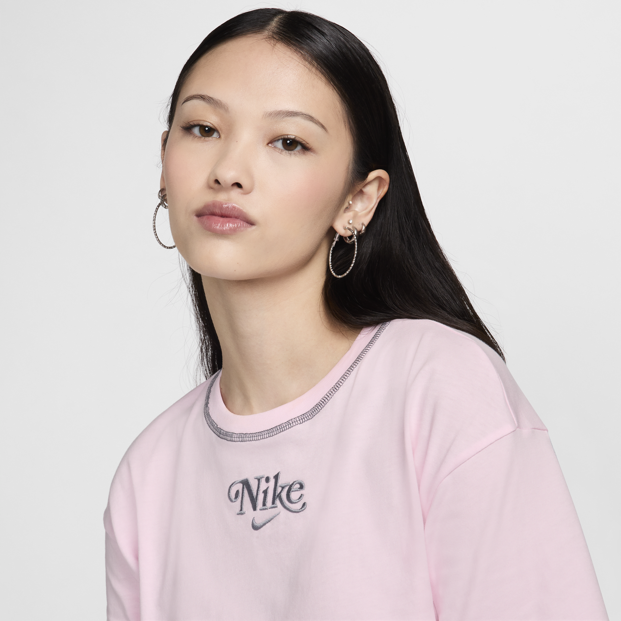 Nike Sportswear Kort T-shirt voor dames Roze
