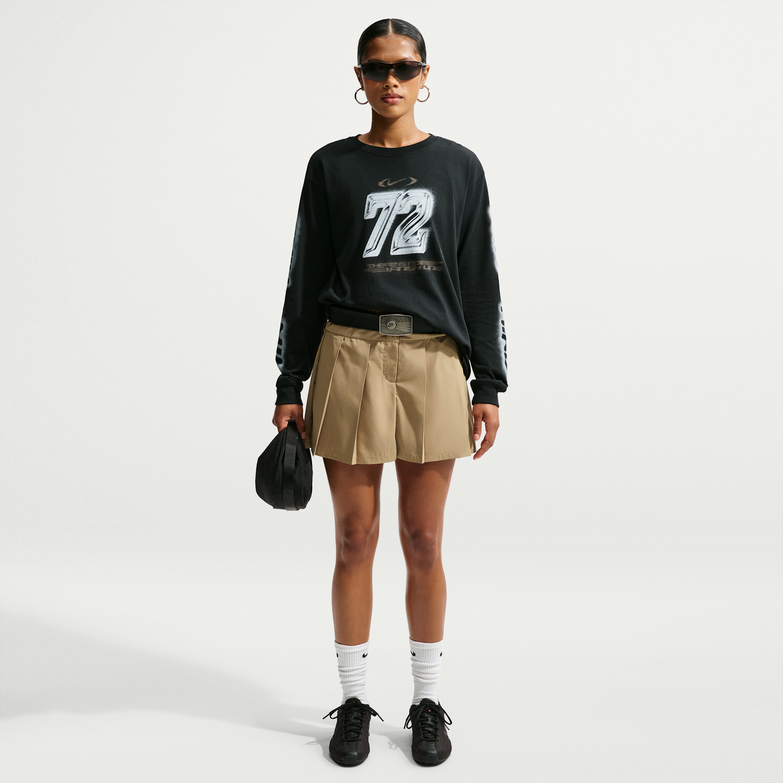 Nike -mininederdel med plissering til kvinder - brun
