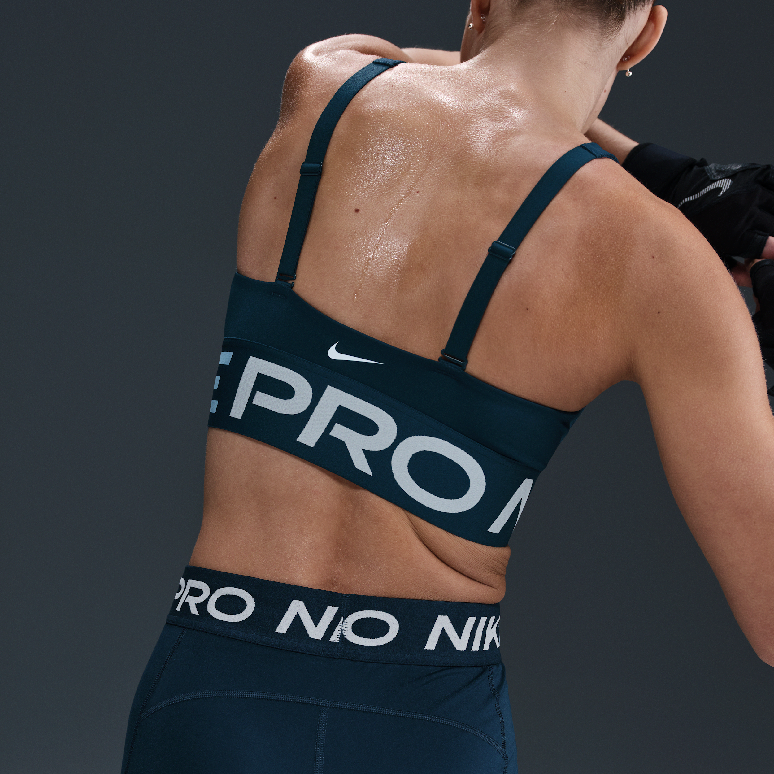 Nike Indy Plunge padded sport-bh met medium ondersteuning Blauw