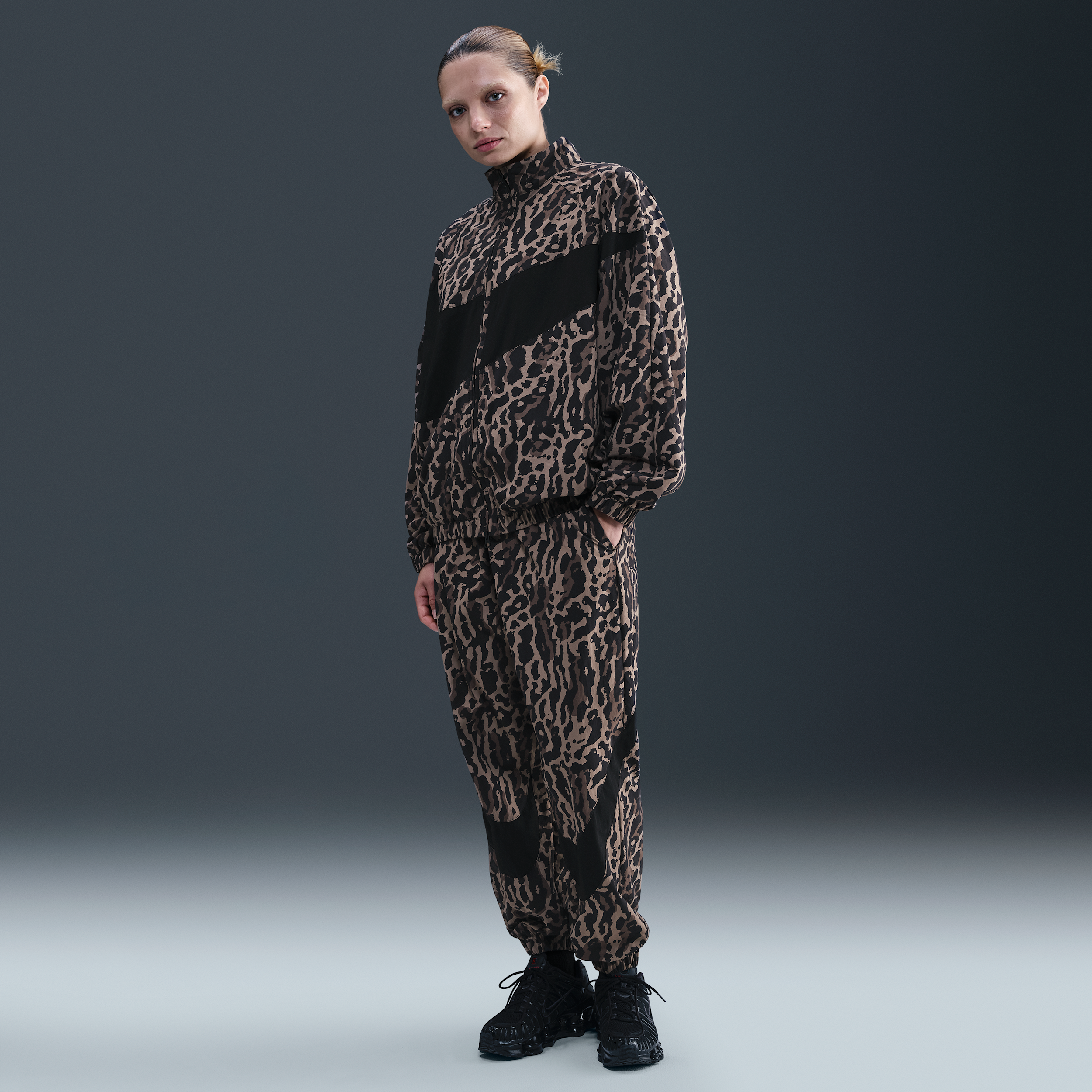 Thumbnail - Nike Webhose mit Print für Damen - Schwarz