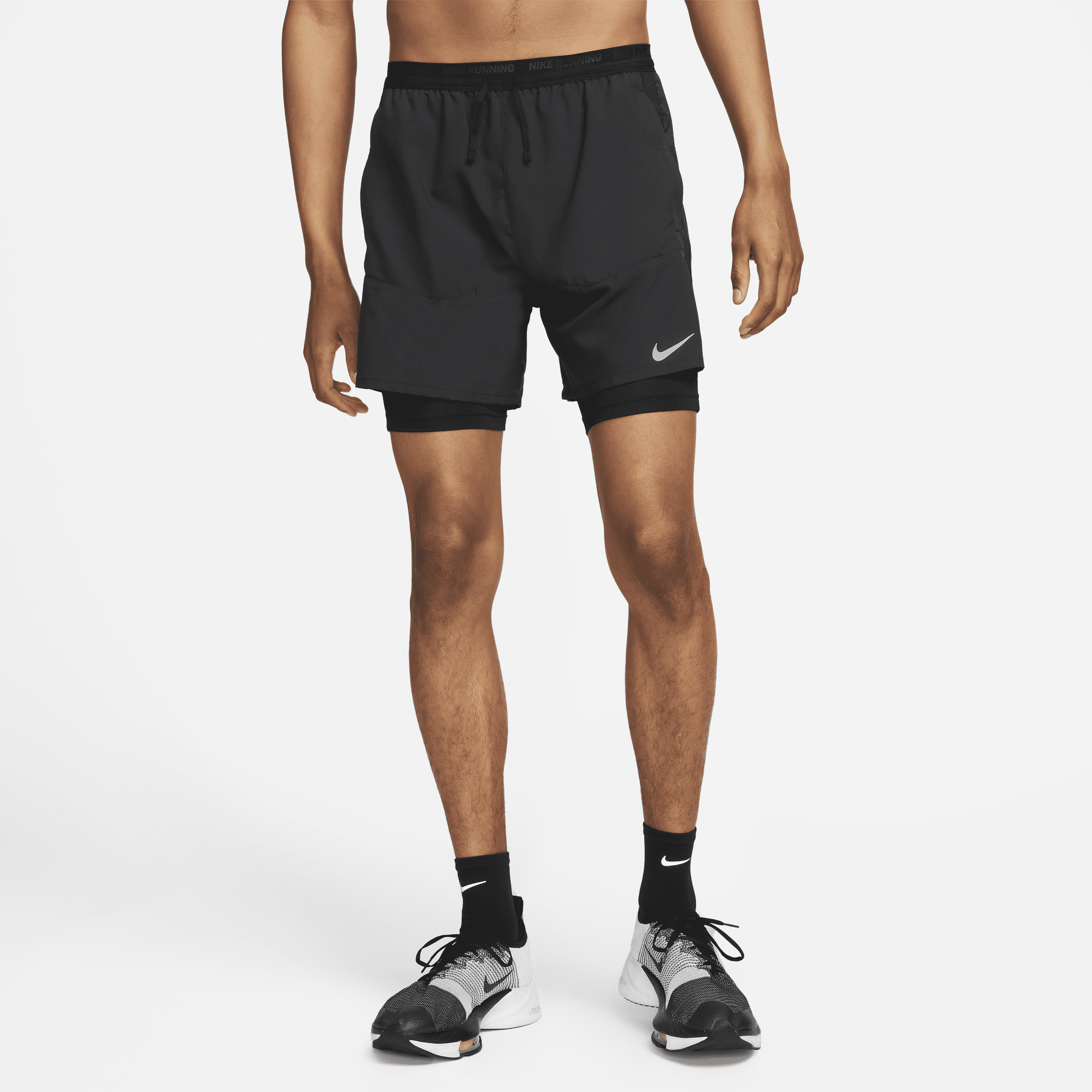 Image of Nike Stride Dri-FIT hybride hardloopshorts voor heren (13 cm) - Zwart