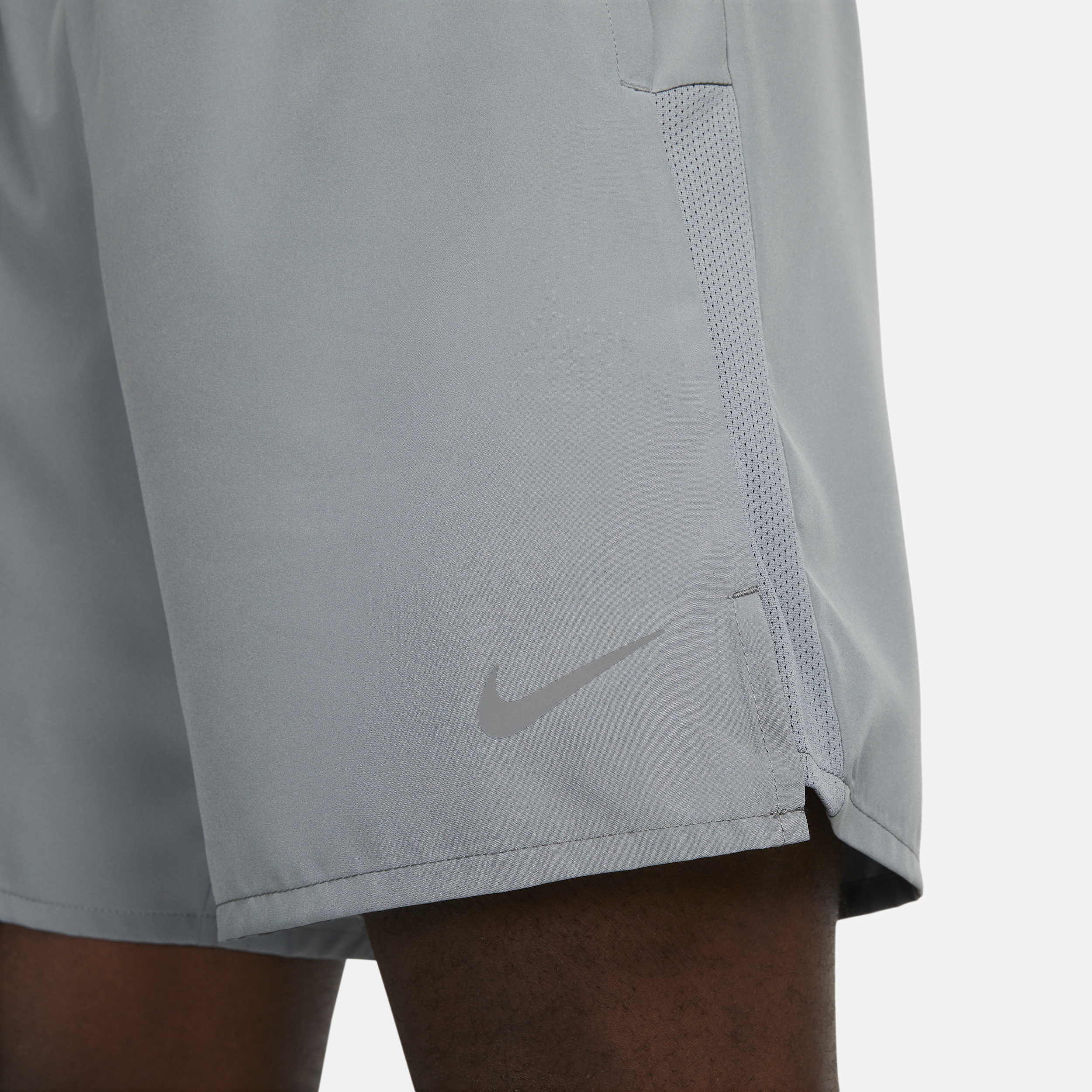 Nike Challenger Dri-FIT 2-in-1 hardloopshorts voor heren (18 cm) Grijs