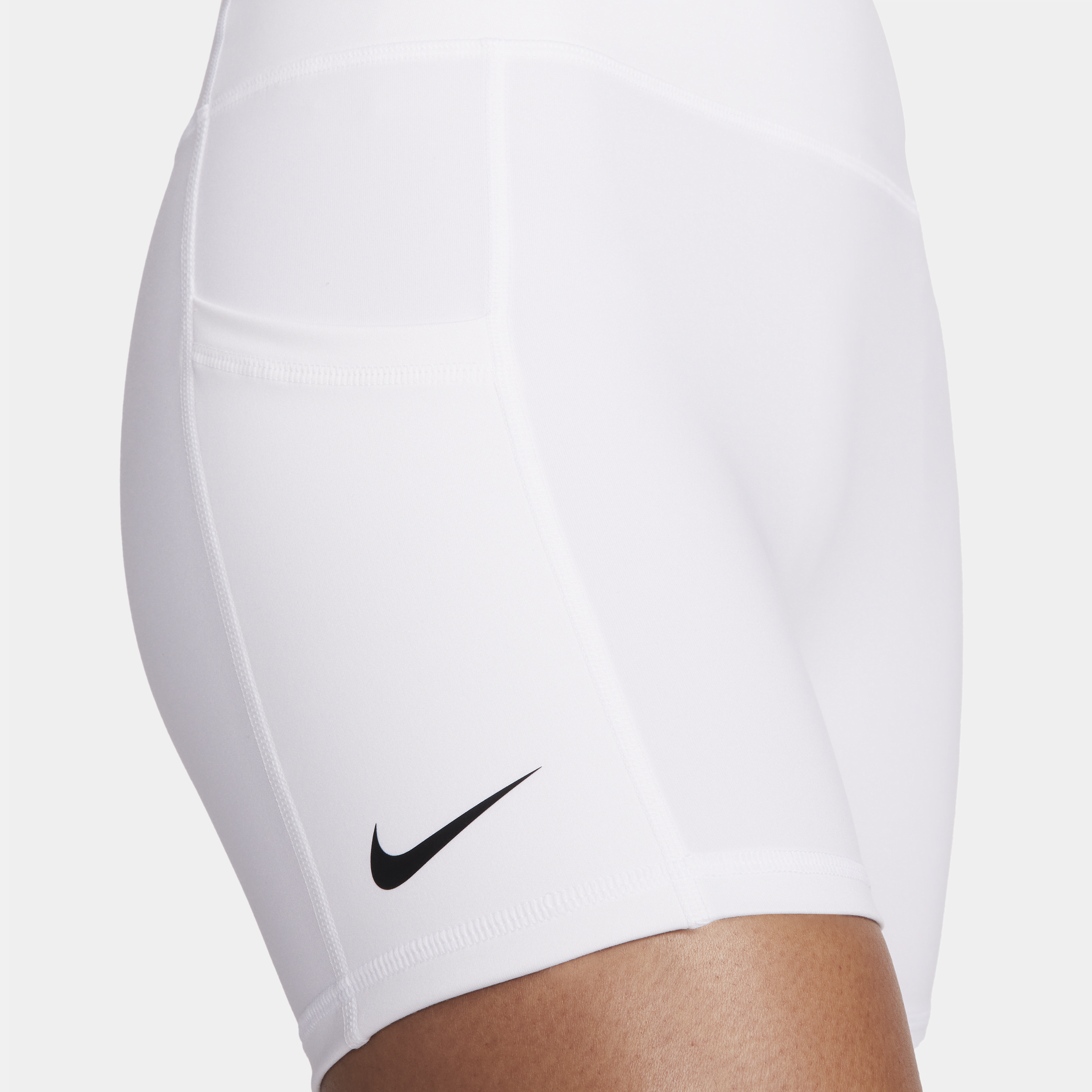 Nike Court Advantage Dri-FIT tennisshorts voor dames Wit