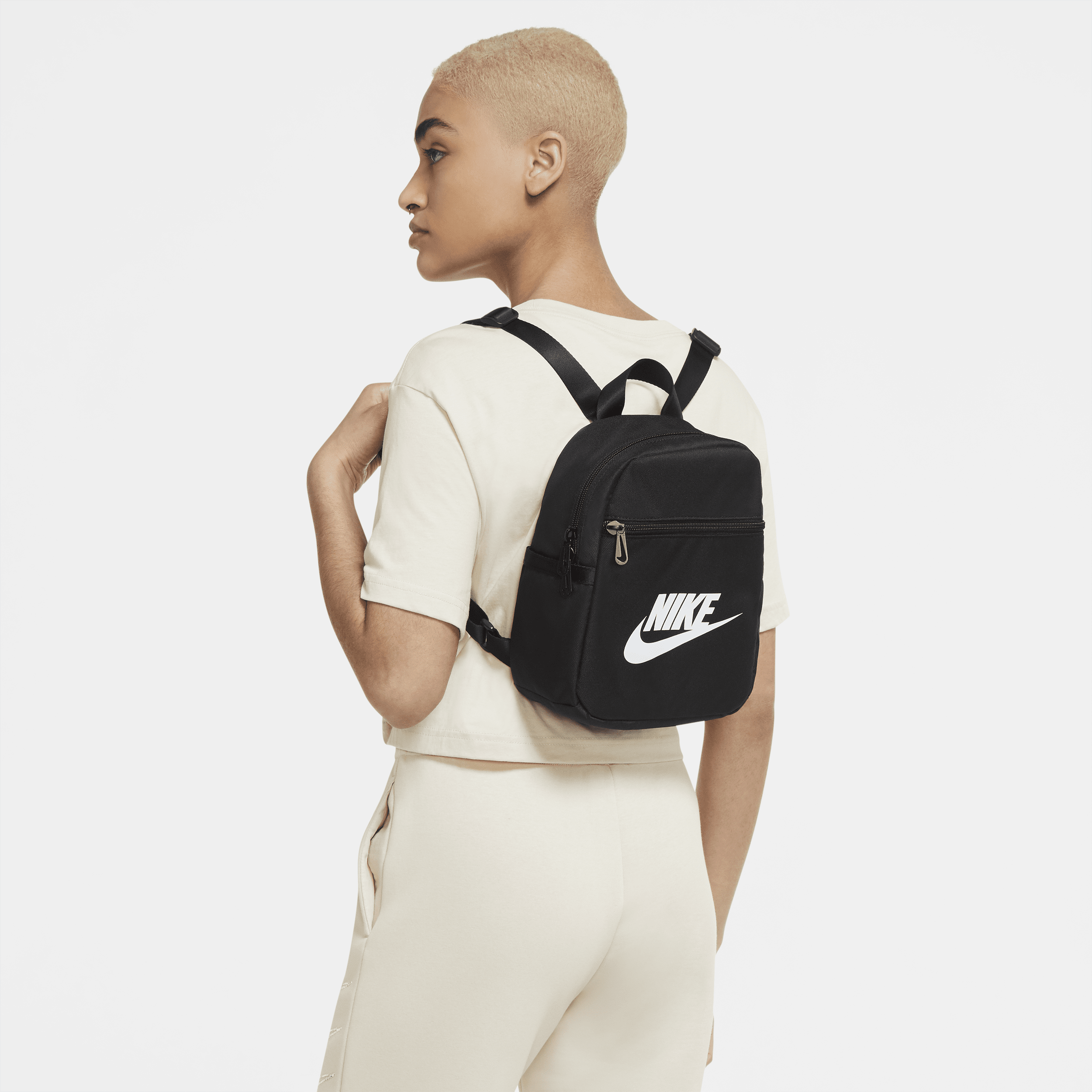 Image of Nike Sportswear Futura 365 Minirugzak voor dames (6 liter) - Zwart