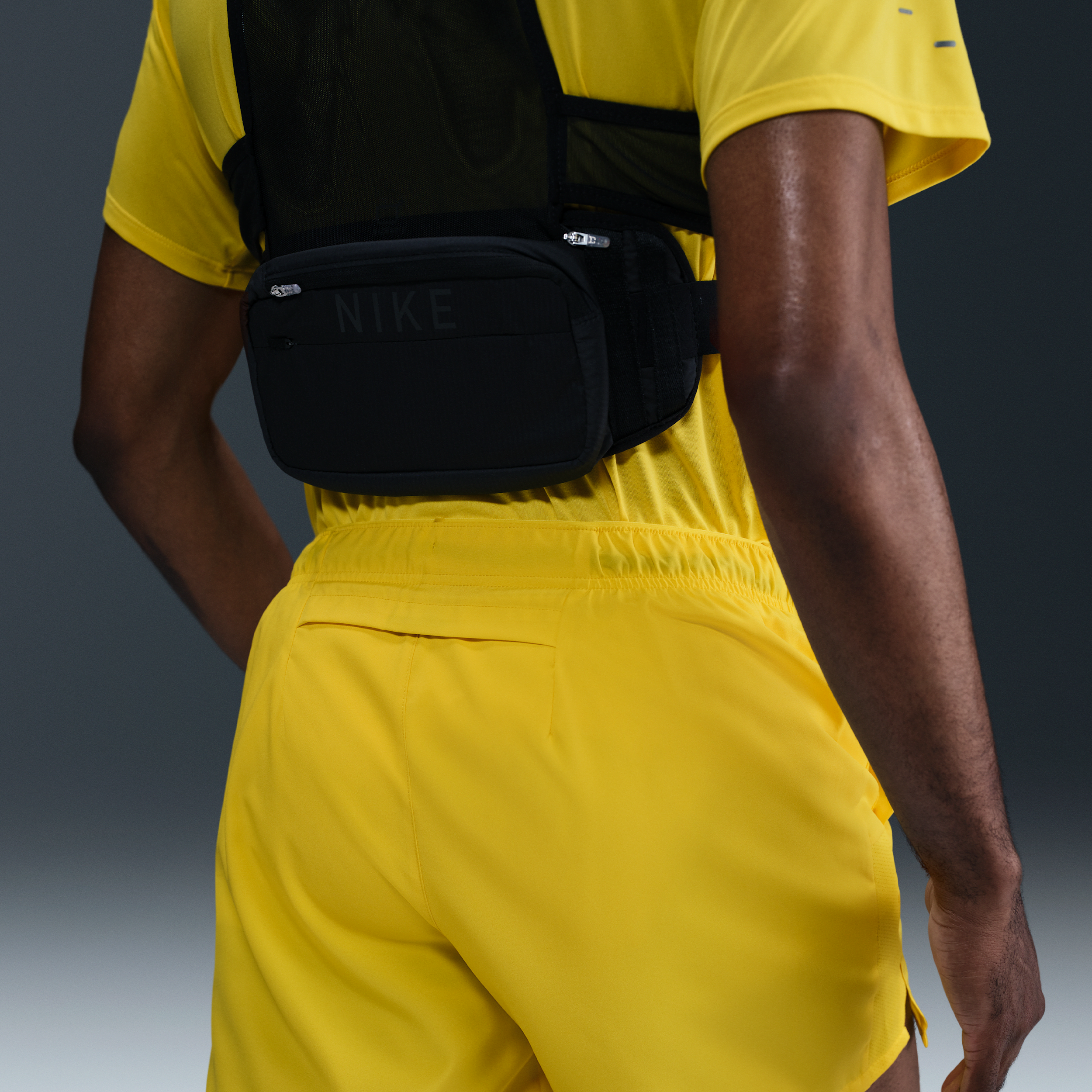 Short de running avec sous-short intégré 13 cm Dri-FIT Nike Challenger pour homme - Jaune