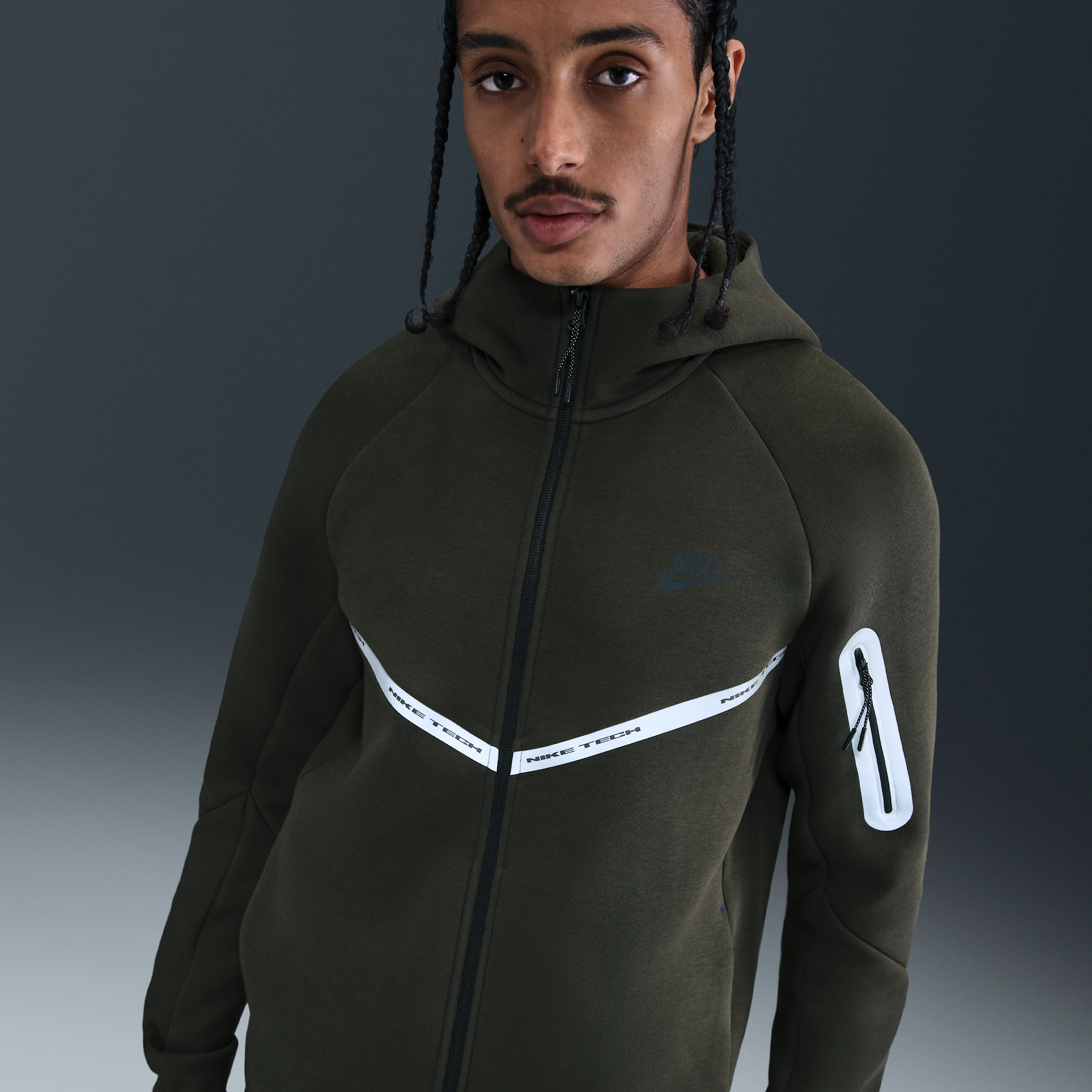 Thumbnail - Nike Tech Windrunner-Jacke aus Fleece mit durchgehendem Reißverschluss und reflektierenden Akzenten (Herren) - Grün