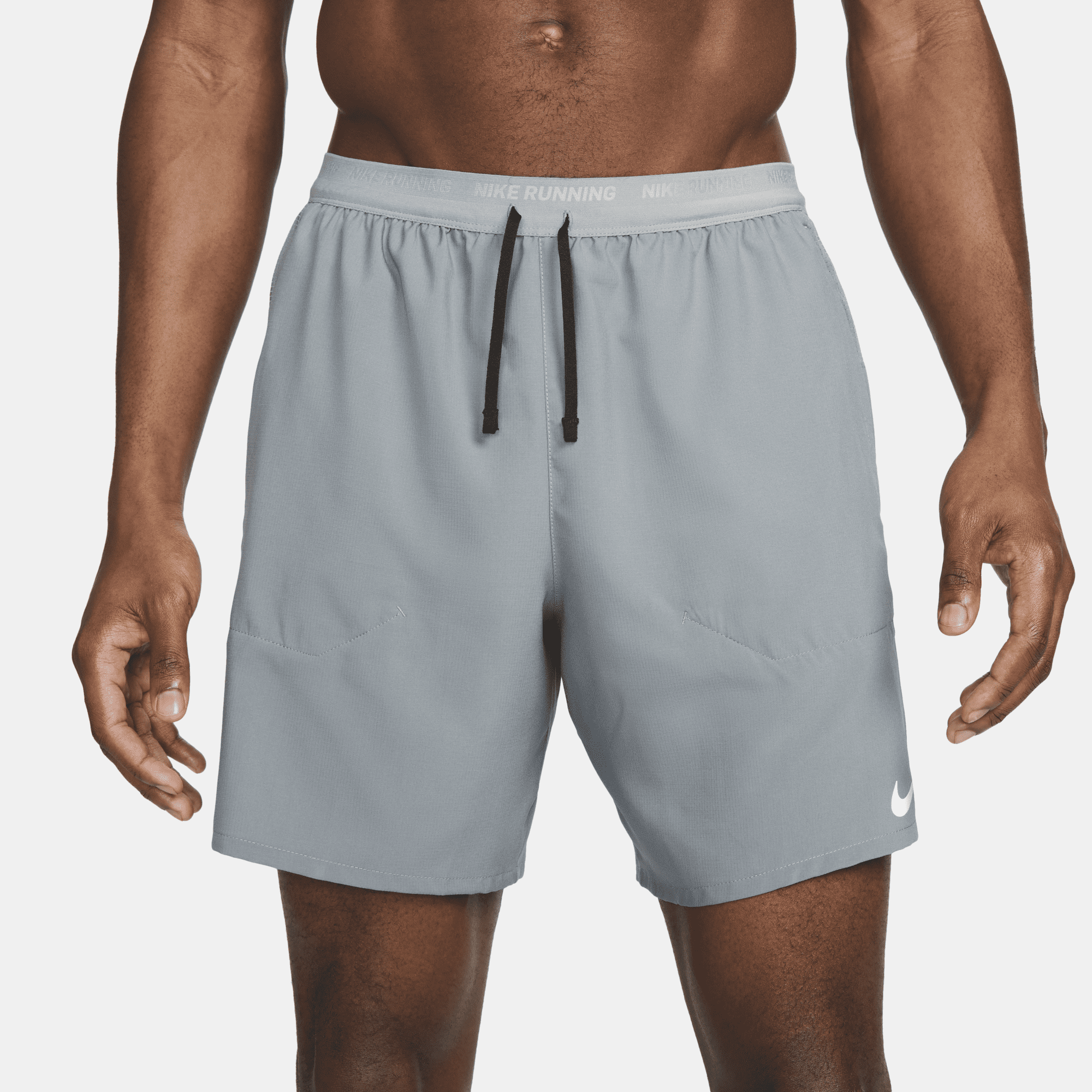 Short de running 2-en-1 18 cm Dri-FIT Nike Stride pour homme - Gris