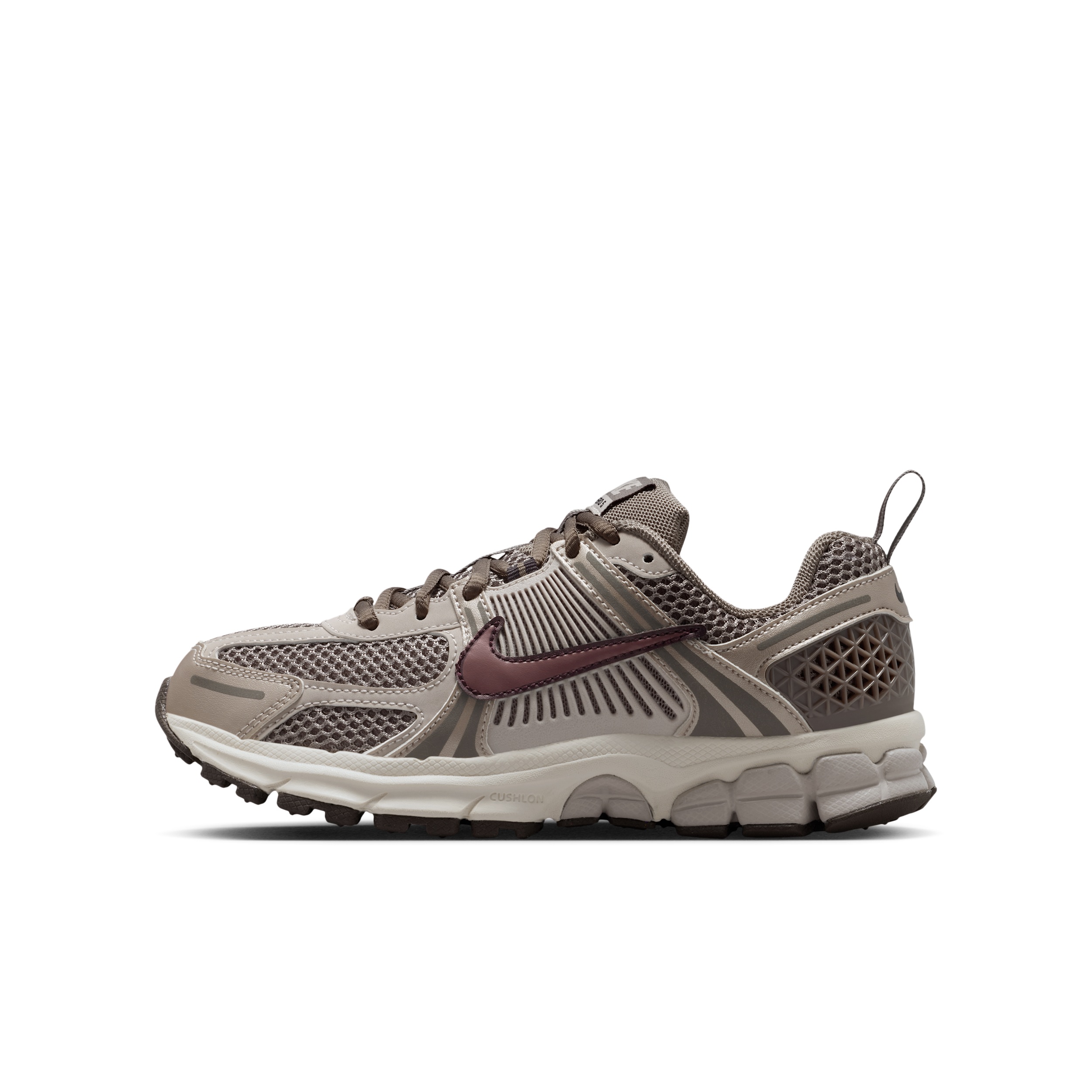 Scarpa Nike Vomero 5 con dettagli dal design rifrangente – Ragazzo/a - Marrone