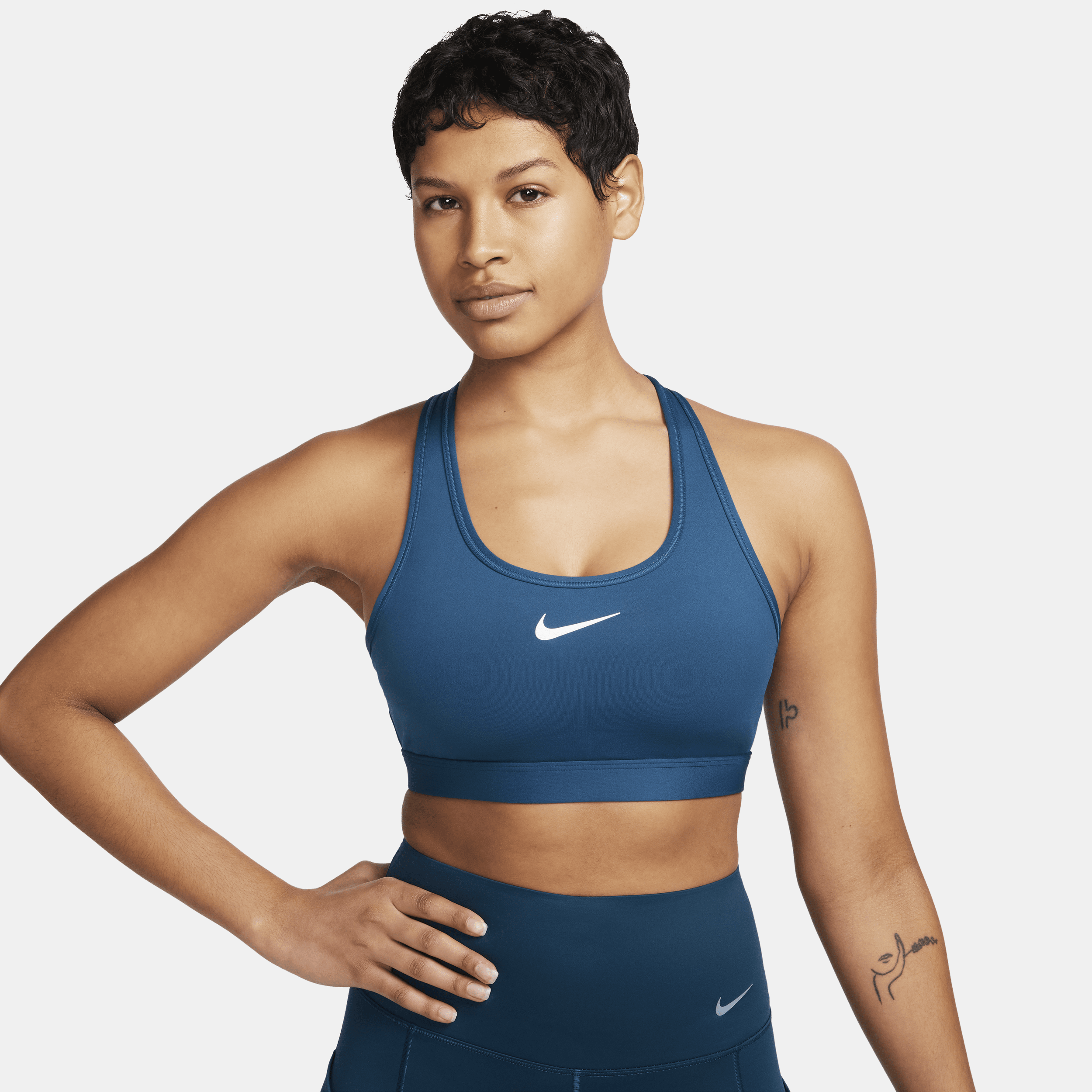 Nike Swoosh Medium Support padded sport-bh Blauw