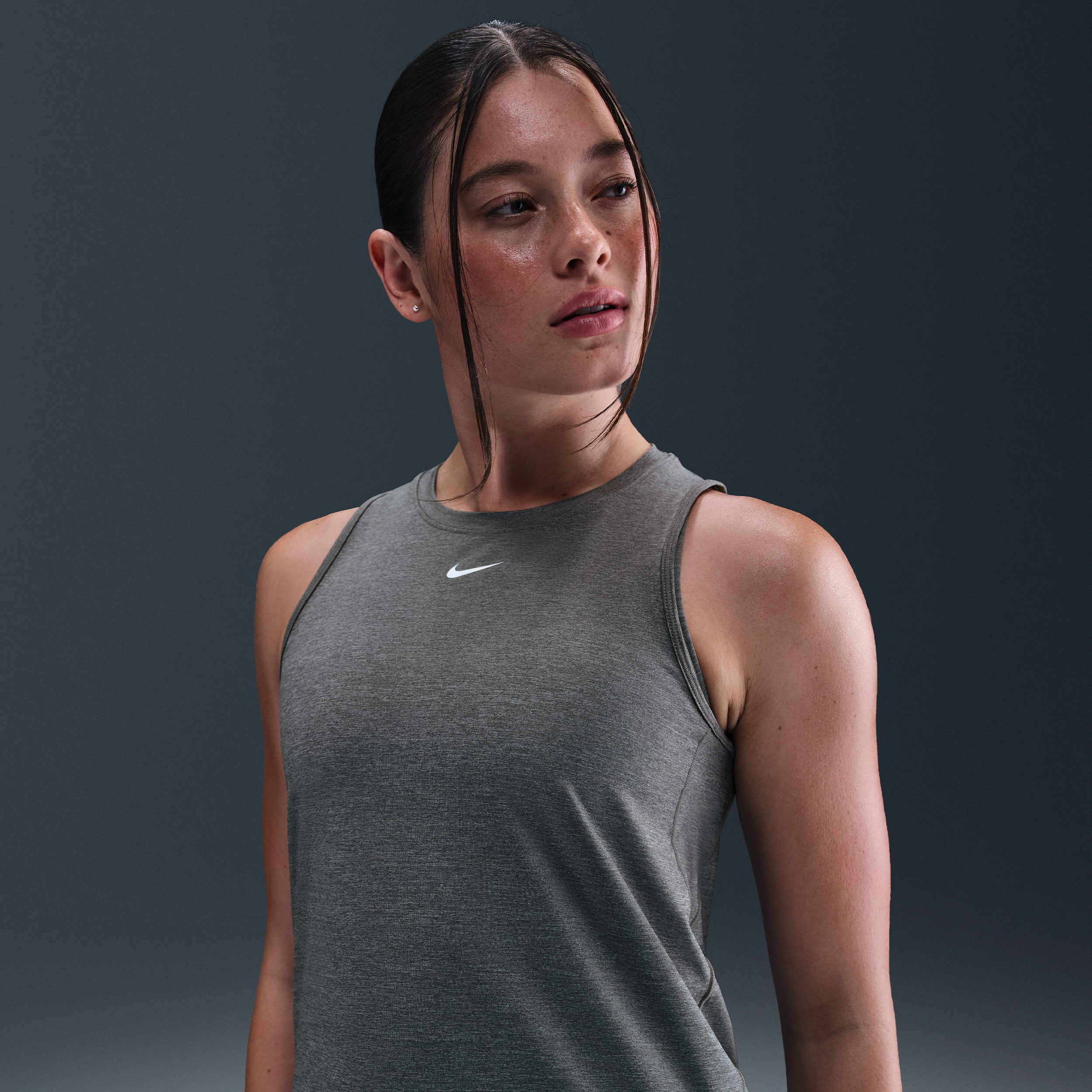 Thumbnail - Nike One Classic Dri-FIT Tanktop für Damen - Grau