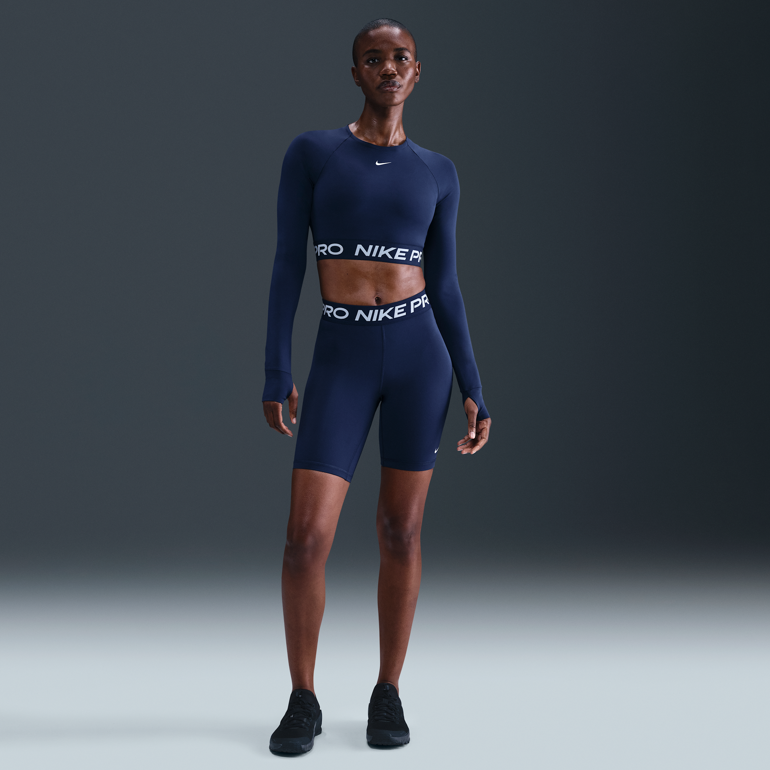 Thumbnail - Nike Pro 365 Damenshorts (ca. 20 cm) - Blau