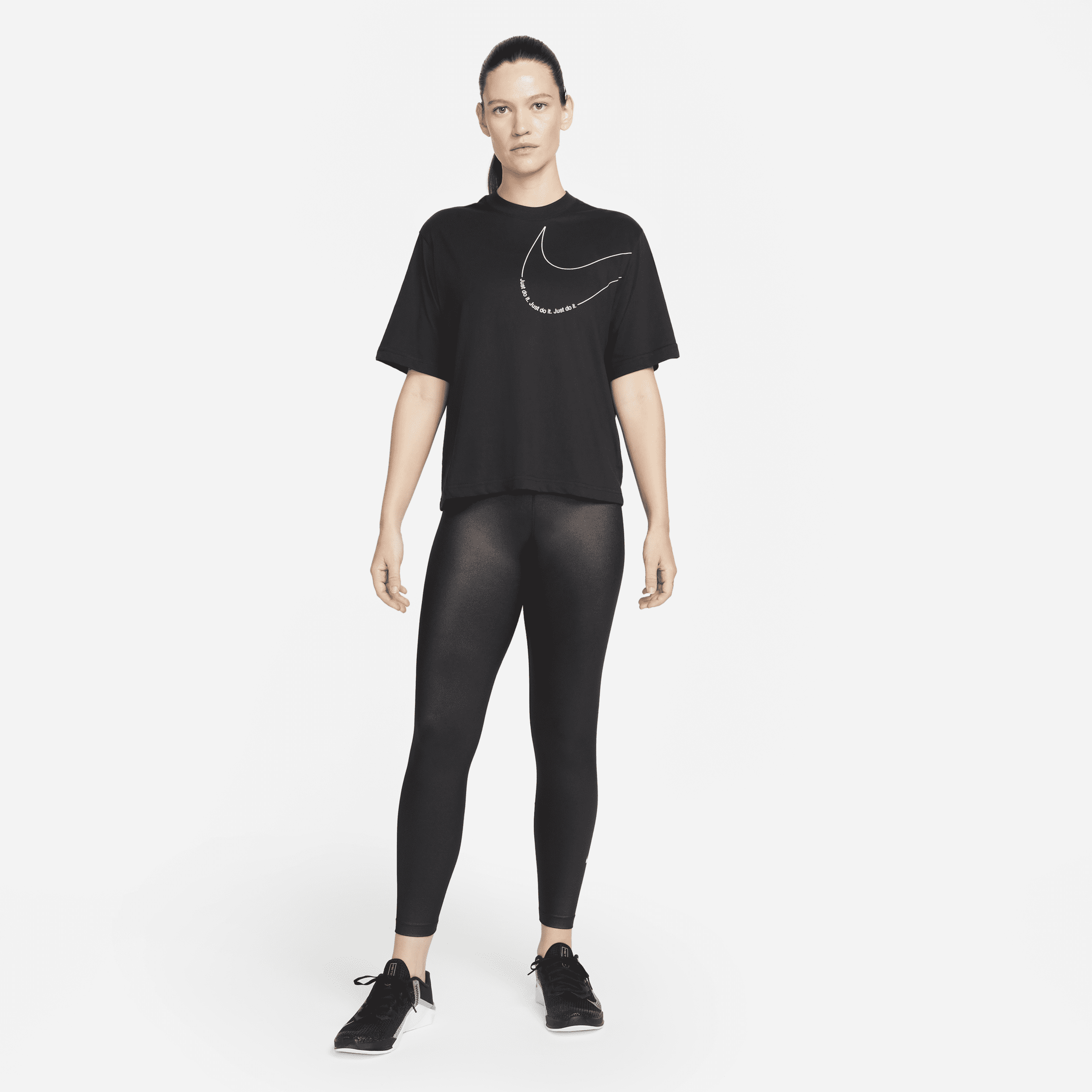 Nike Dri-FIT-trænings-T-shirt med firkantet pasform til kvinder - sort